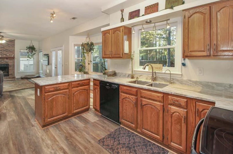 118 Essex Dr, Summerville SC  29485-5001 exterior