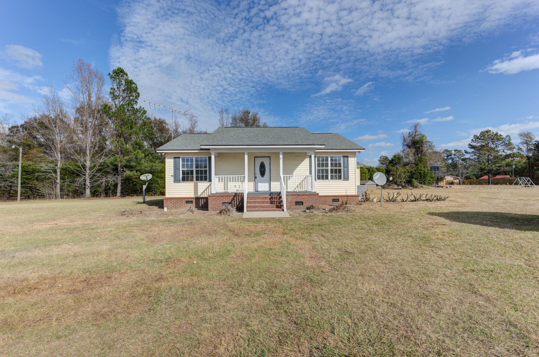 135 Green Acres Rd, Harleyville, SC 29448