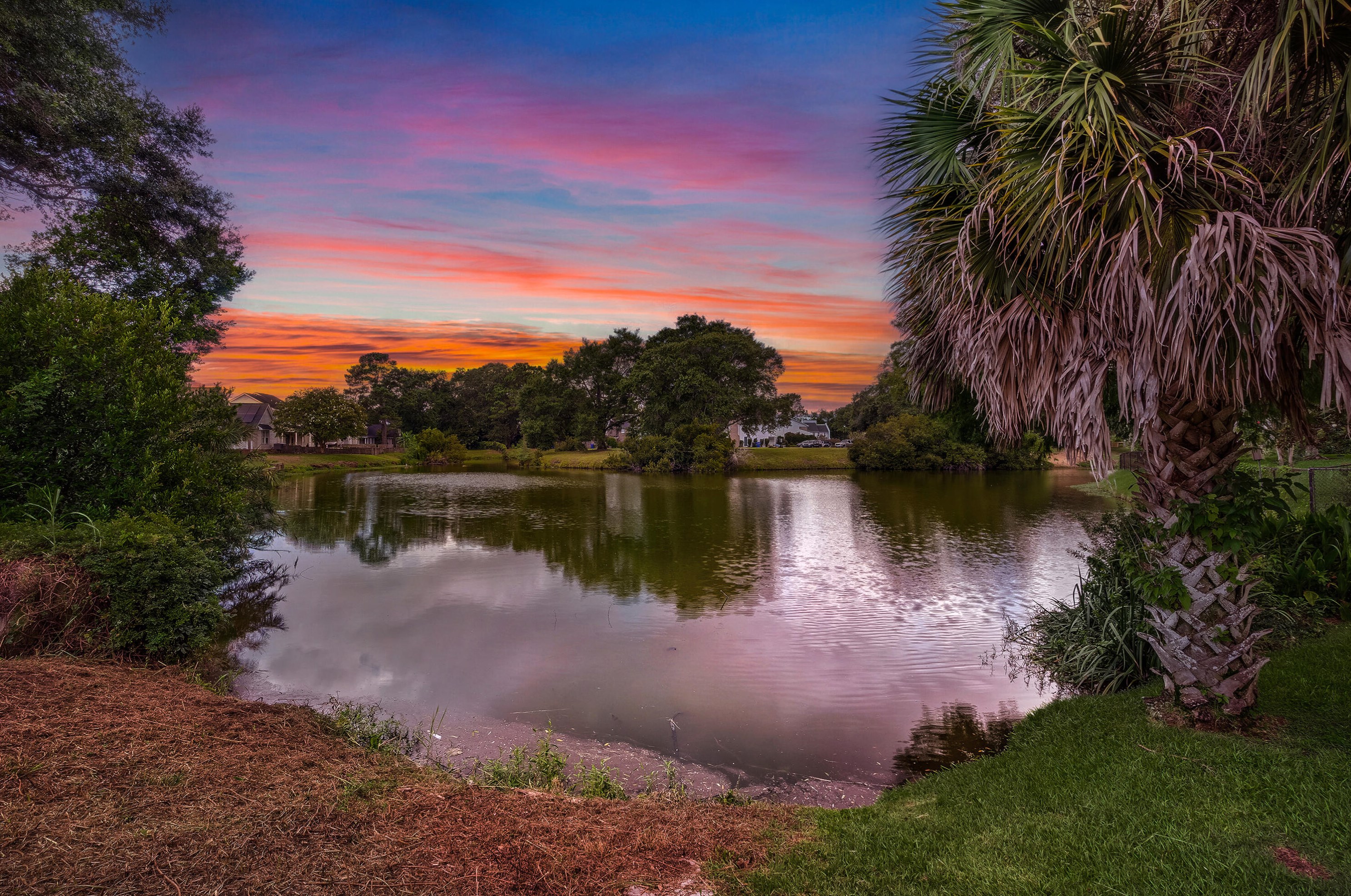100 Oyster Point Row, Charleston SC  29412-3631 exterior