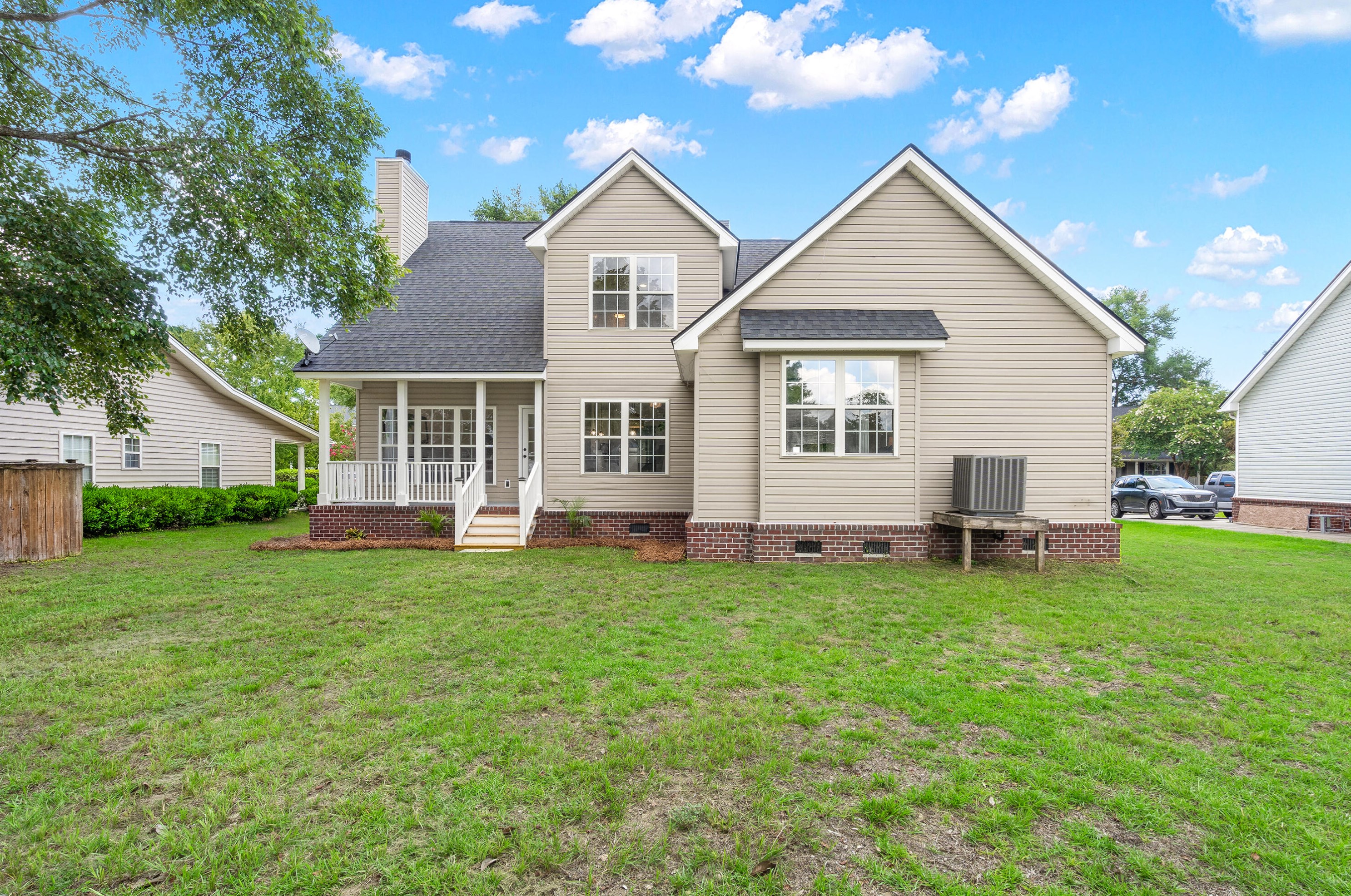 100 Oyster Point Row, Charleston SC  29412-3631 exterior