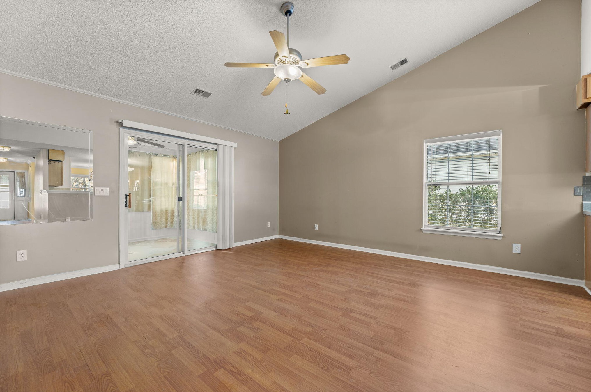 7963 Long Shadow Ln, Charleston SC  29406-9581 exterior