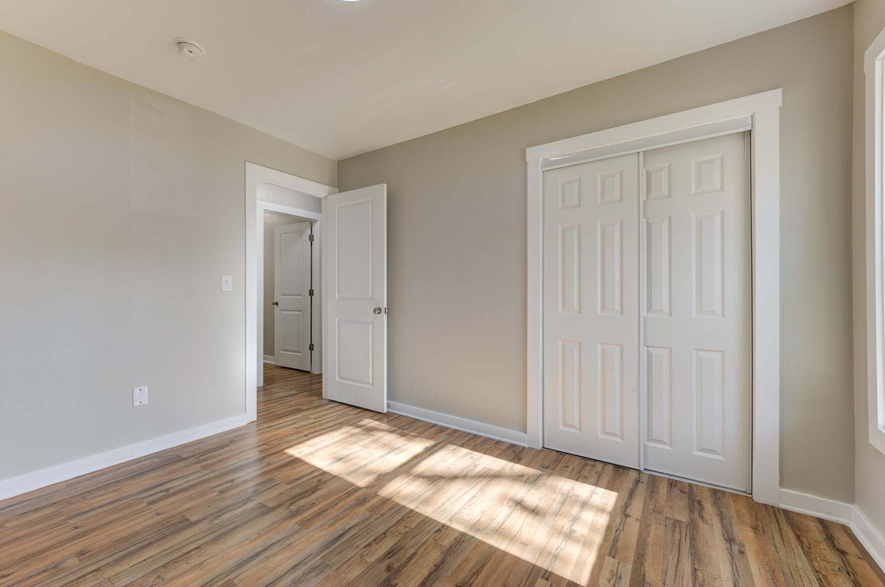 1110 Woodside Dr, Charleston SC  29412-9362 exterior