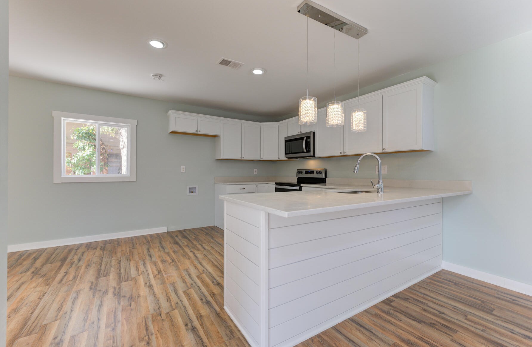 1110 Woodside Dr, Charleston SC  29412-9362 exterior