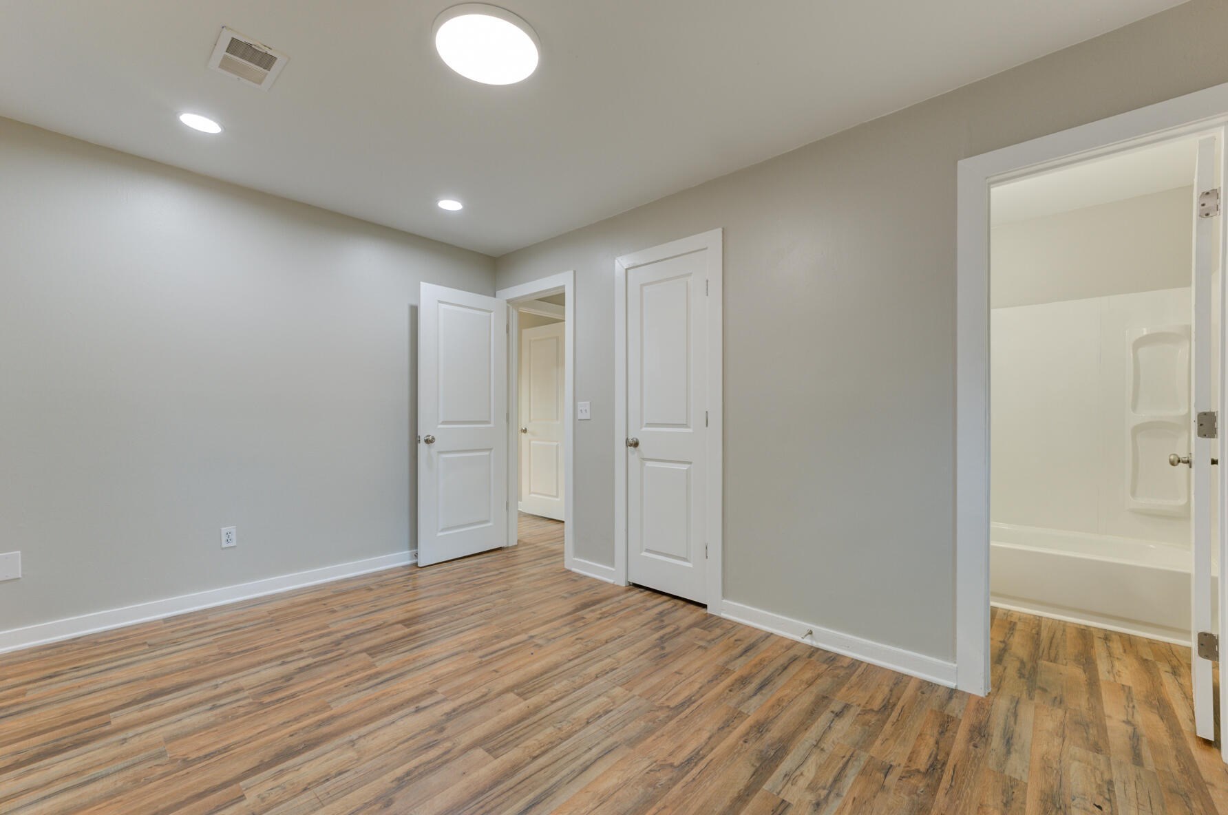 1110 Woodside Dr, Charleston SC  29412-9362 exterior