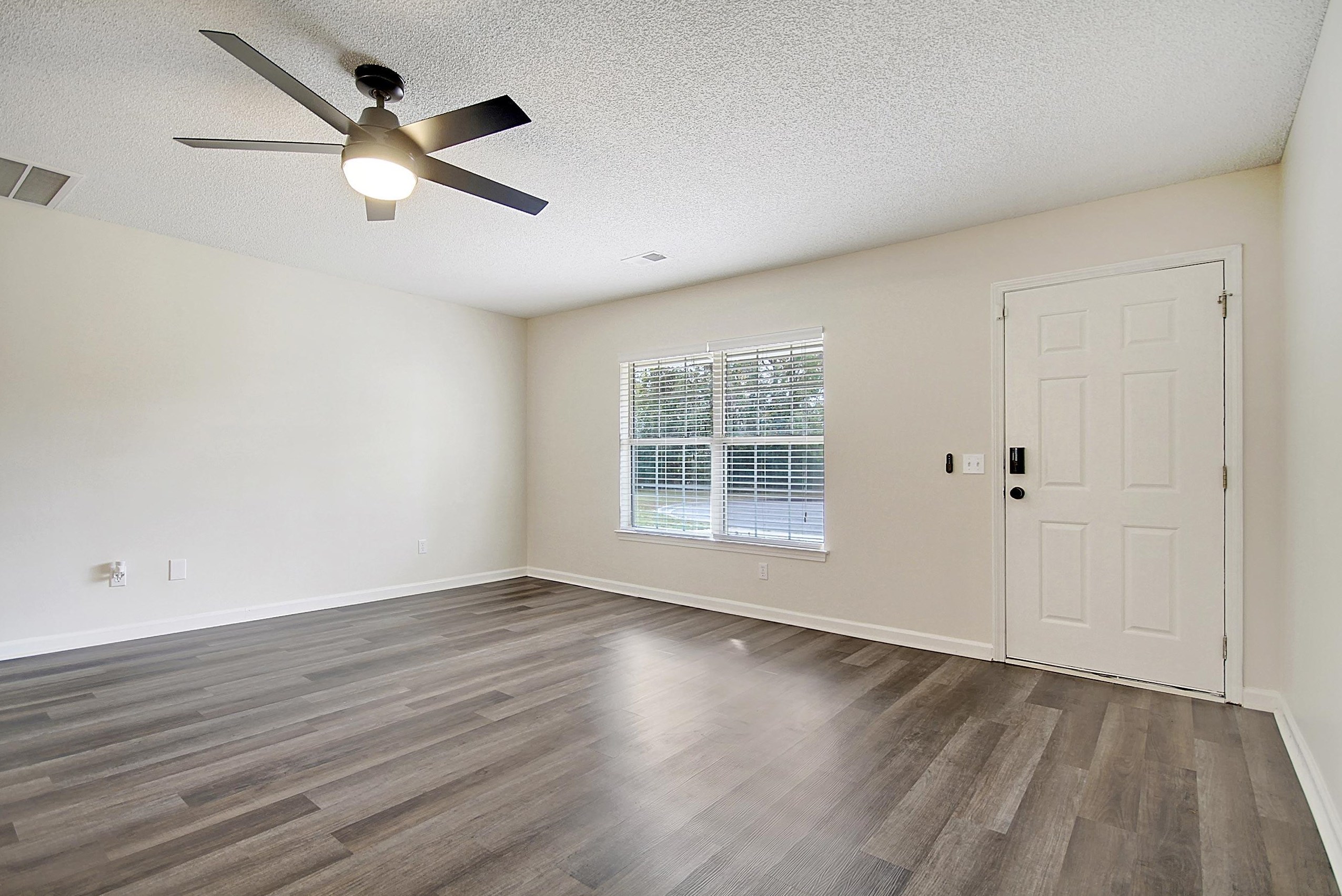 4016 Carolina Bay Dr, Moncks Corner SC  29461-3429 exterior