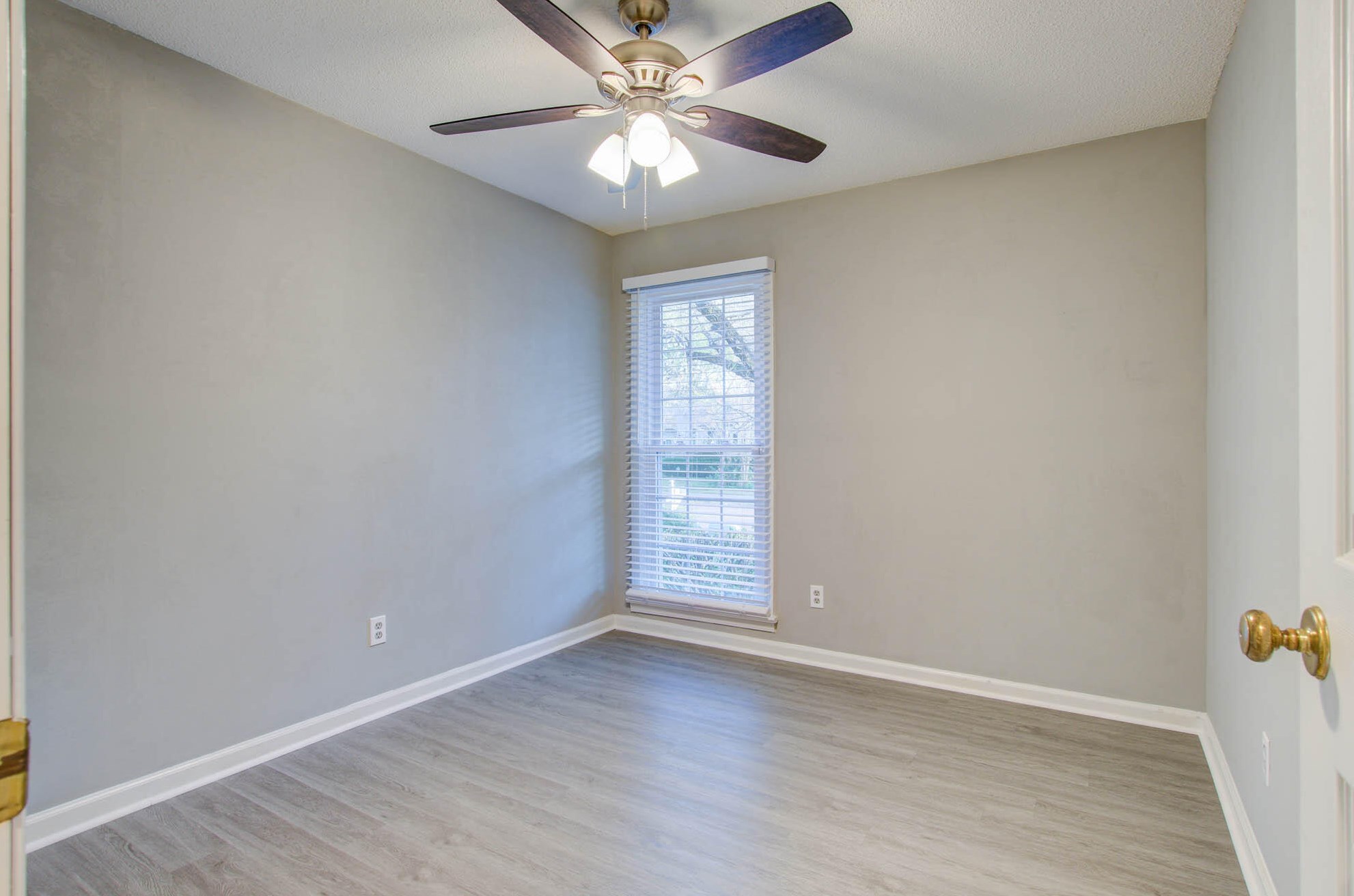 4340 Covington Dr, Charleston SC  29418-5218 exterior