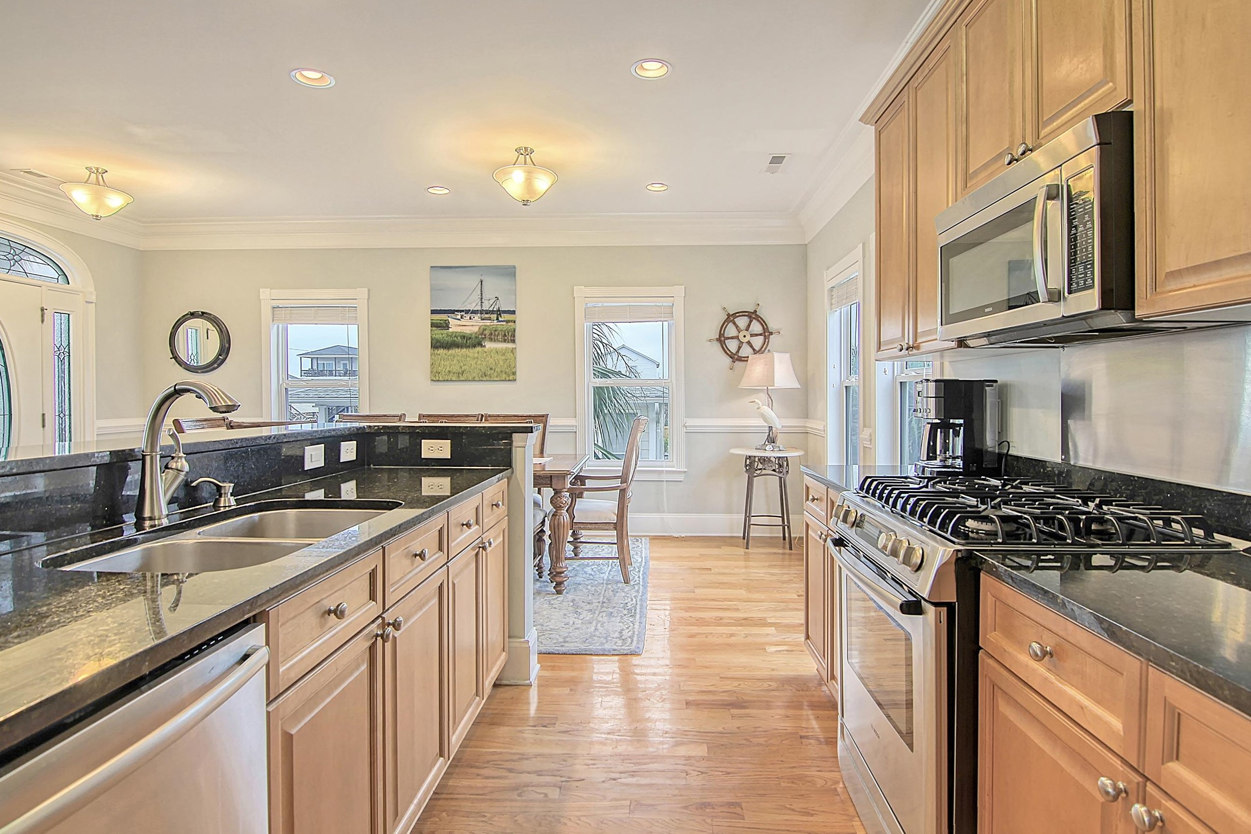 309 Palmetto Blvd, Edisto SC  29438-3124 exterior