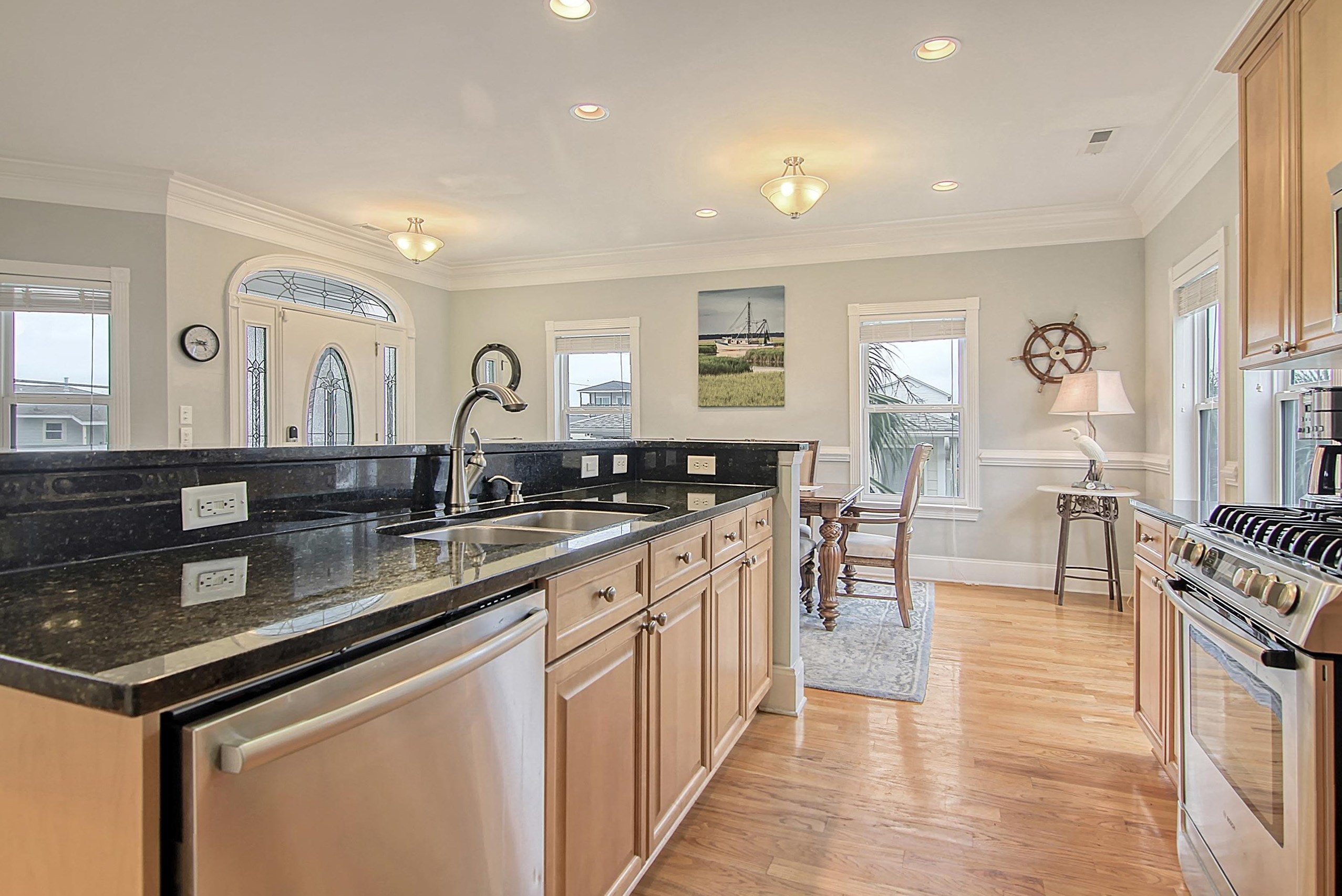 309 Palmetto Blvd, Edisto SC  29438-3124 exterior