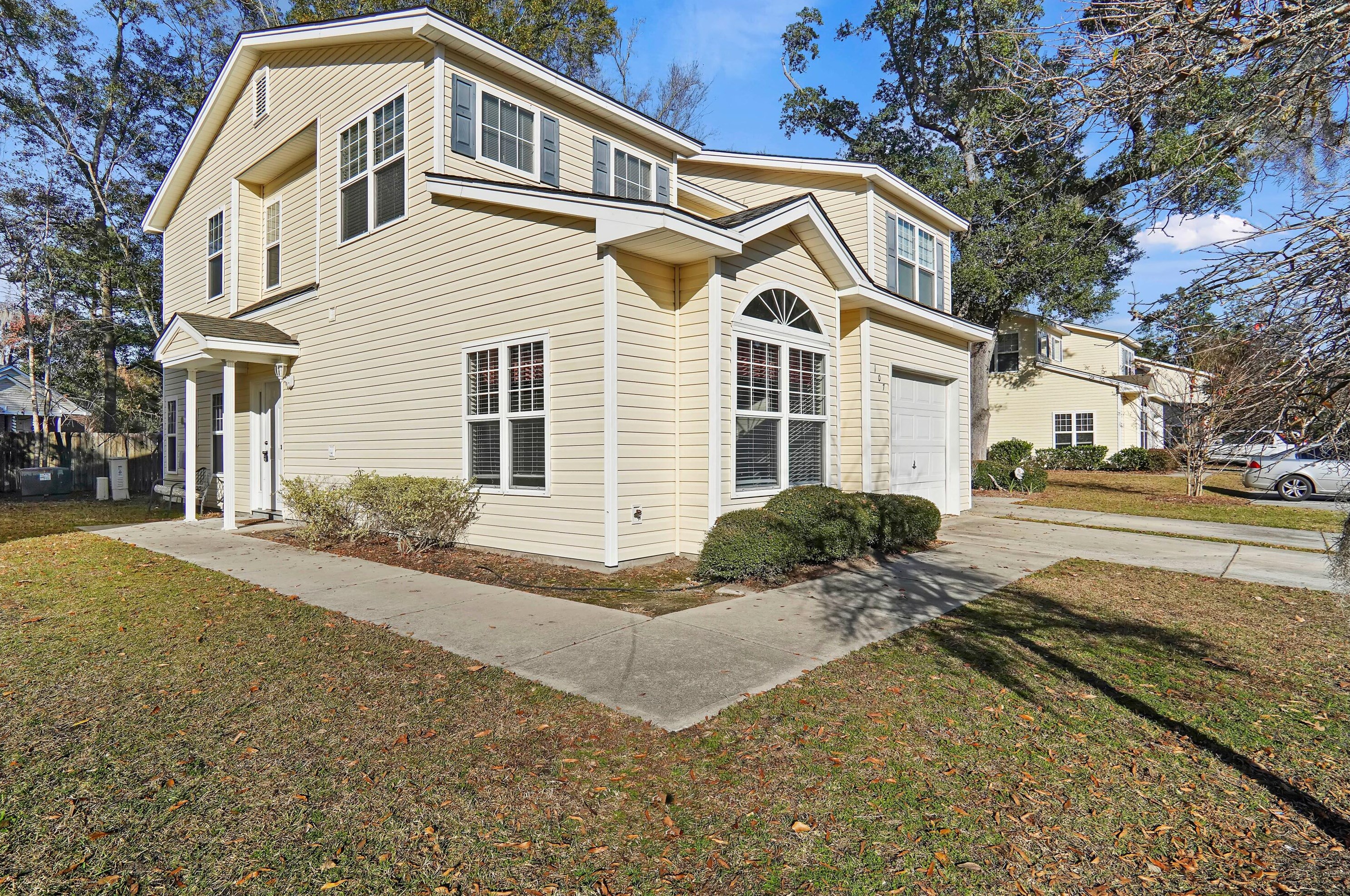 107 Grand Oaks Dr, Ladson, SC 29456
