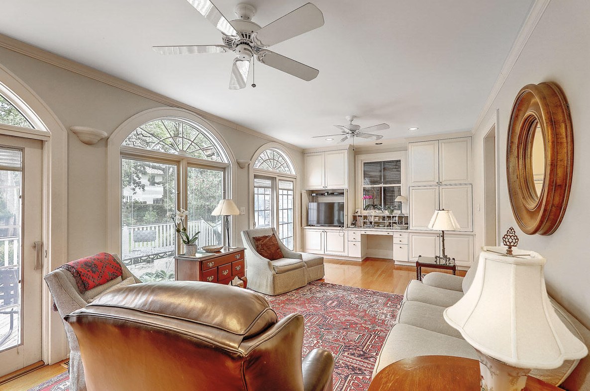 108 Battery St, Charleston SC  29401-2320 exterior