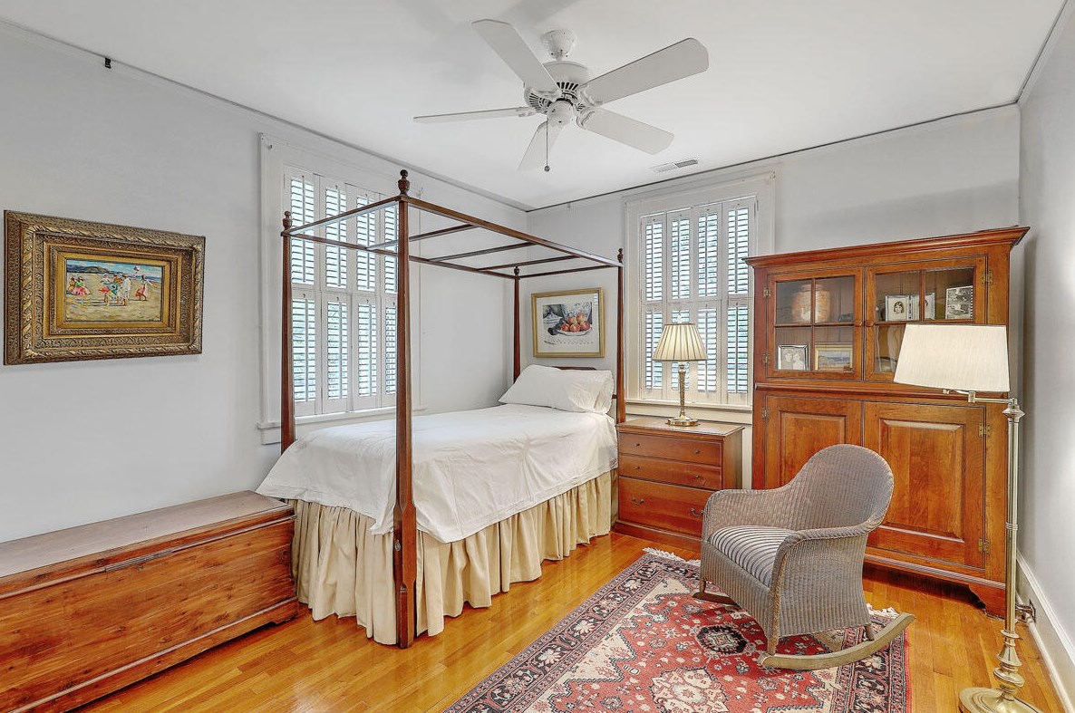 108 Battery St, Charleston SC  29401-2320 exterior