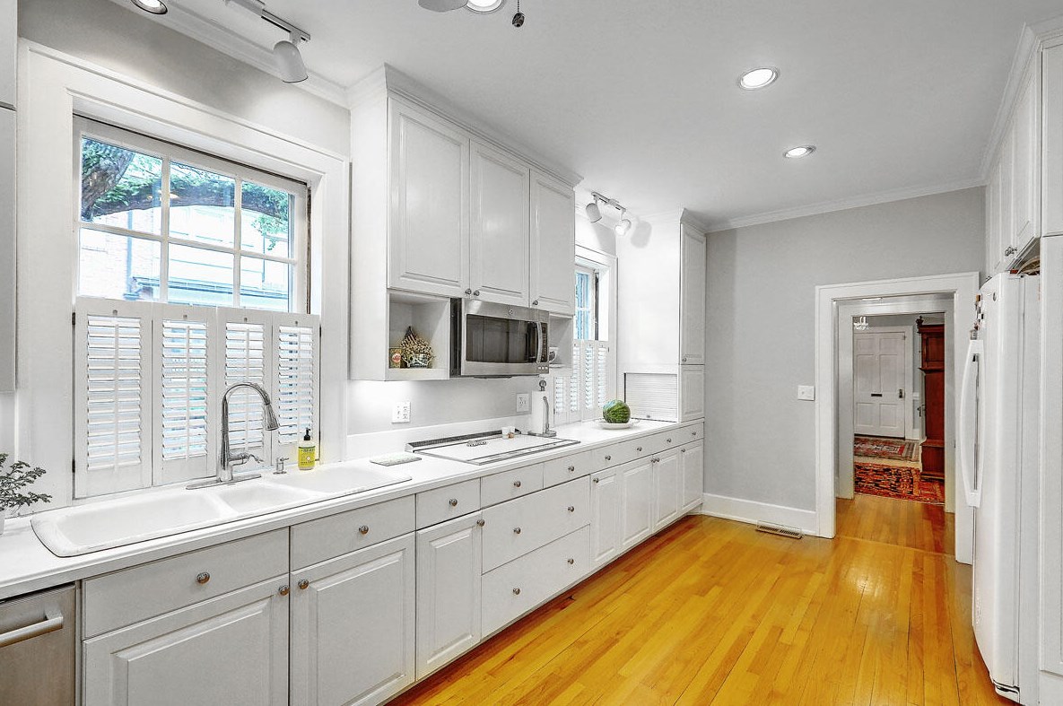 108 Battery St, Charleston SC  29401-2320 exterior