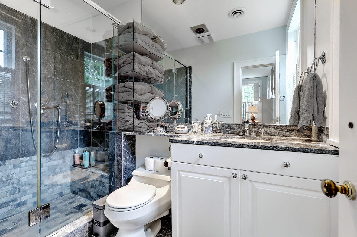 108 Battery St, Charleston SC  29401-2320 exterior