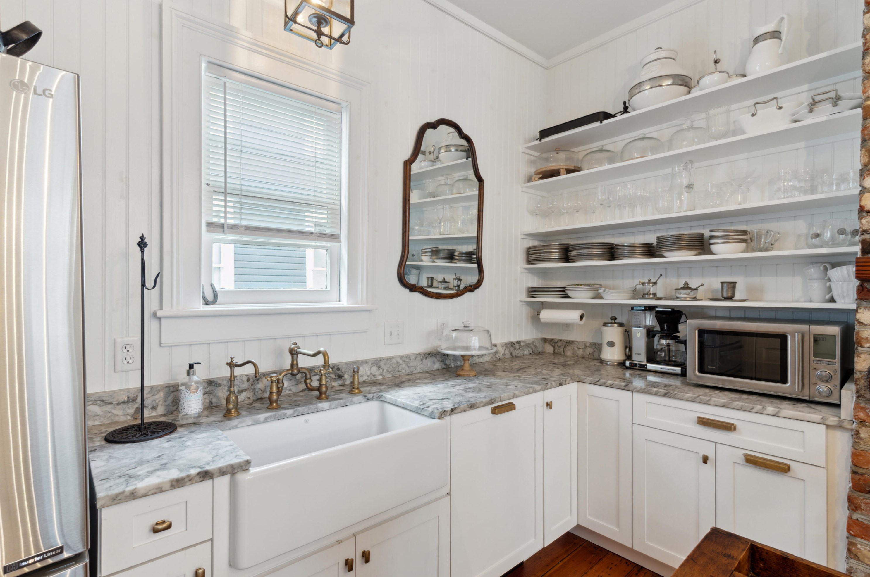 27 Gadsden St, Charleston SC  29401-1205 exterior