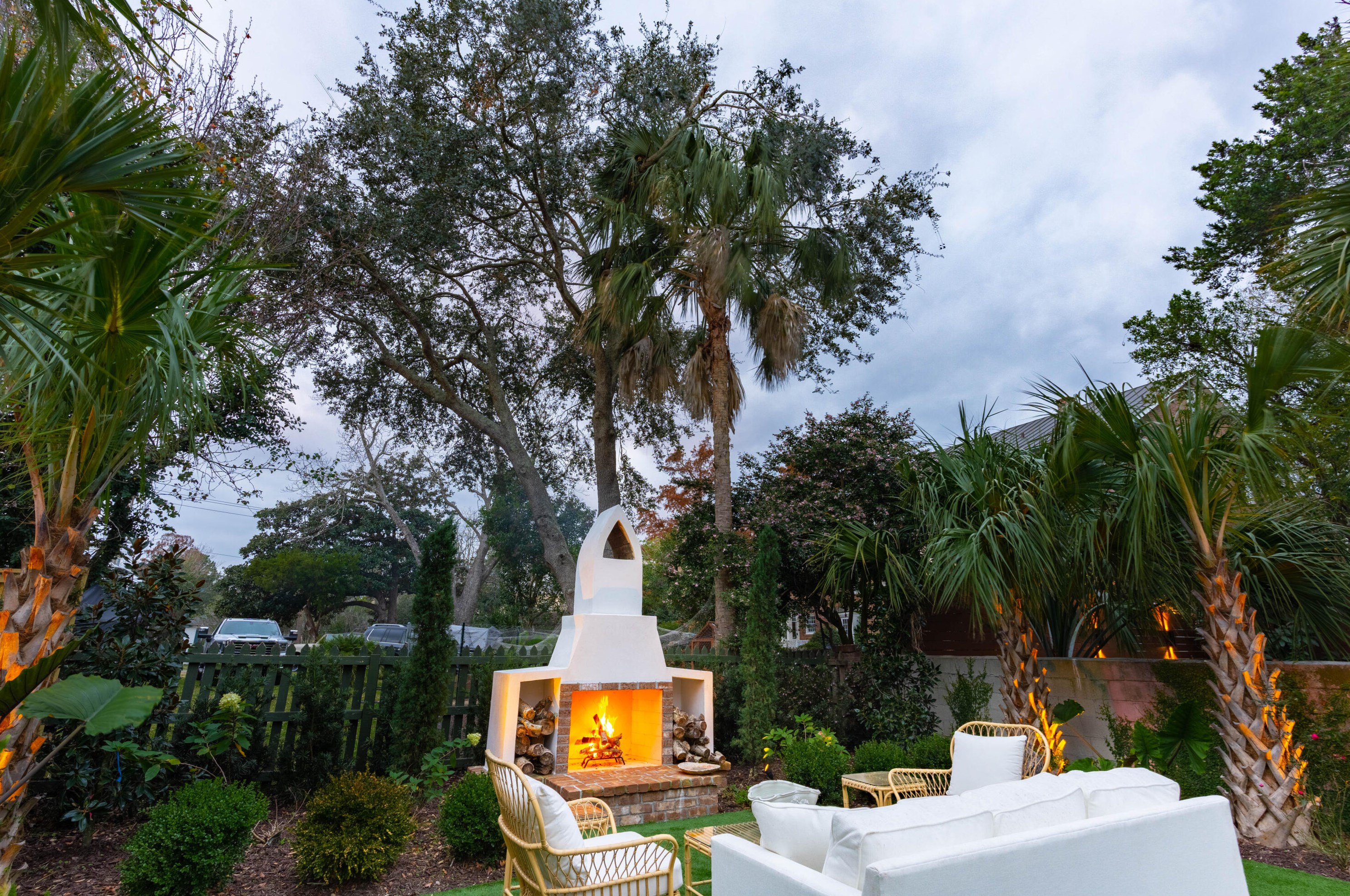27 Gadsden St, Charleston SC  29401-1205 exterior