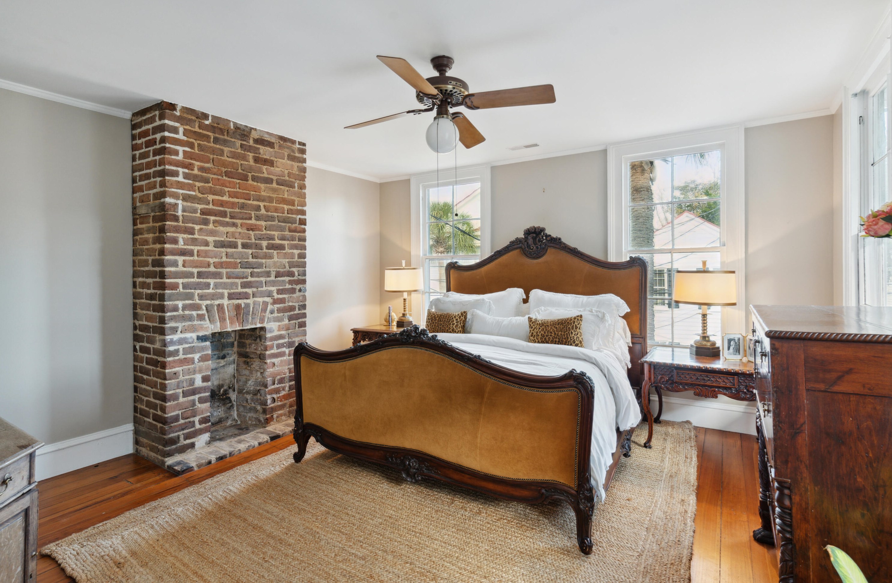 27 Gadsden St, Charleston SC  29401-1205 exterior
