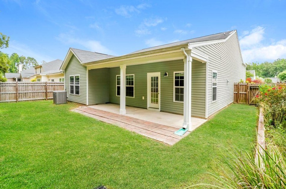 220 Maywood Dr, Moncks Corner SC  29461-8892 exterior