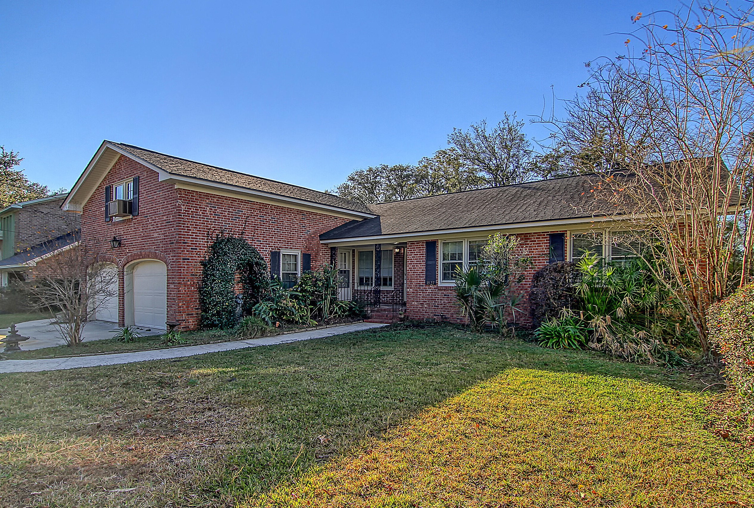 1927 Capri Dr, Charleston, SC 29407