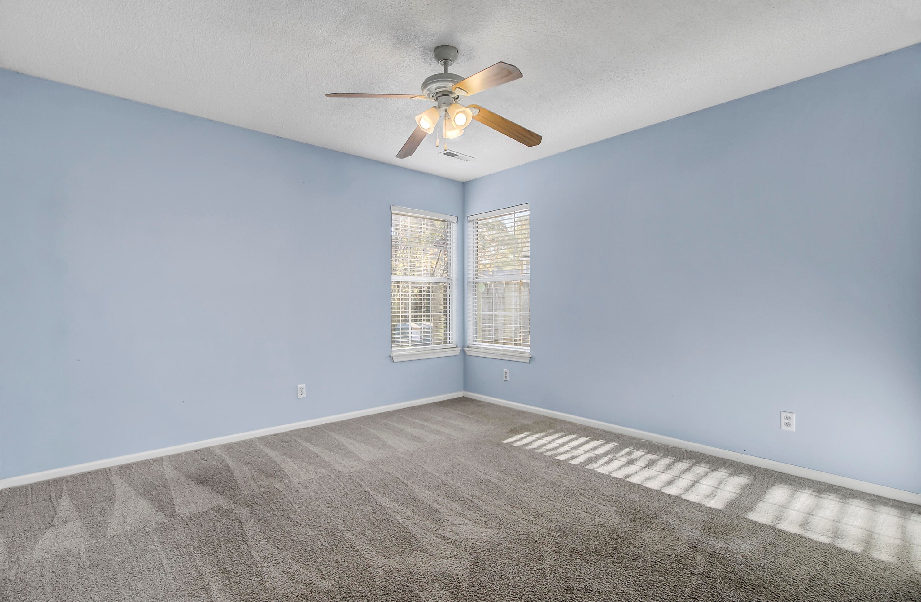408 Courtland Dr, Summerville SC  29483-1710 exterior