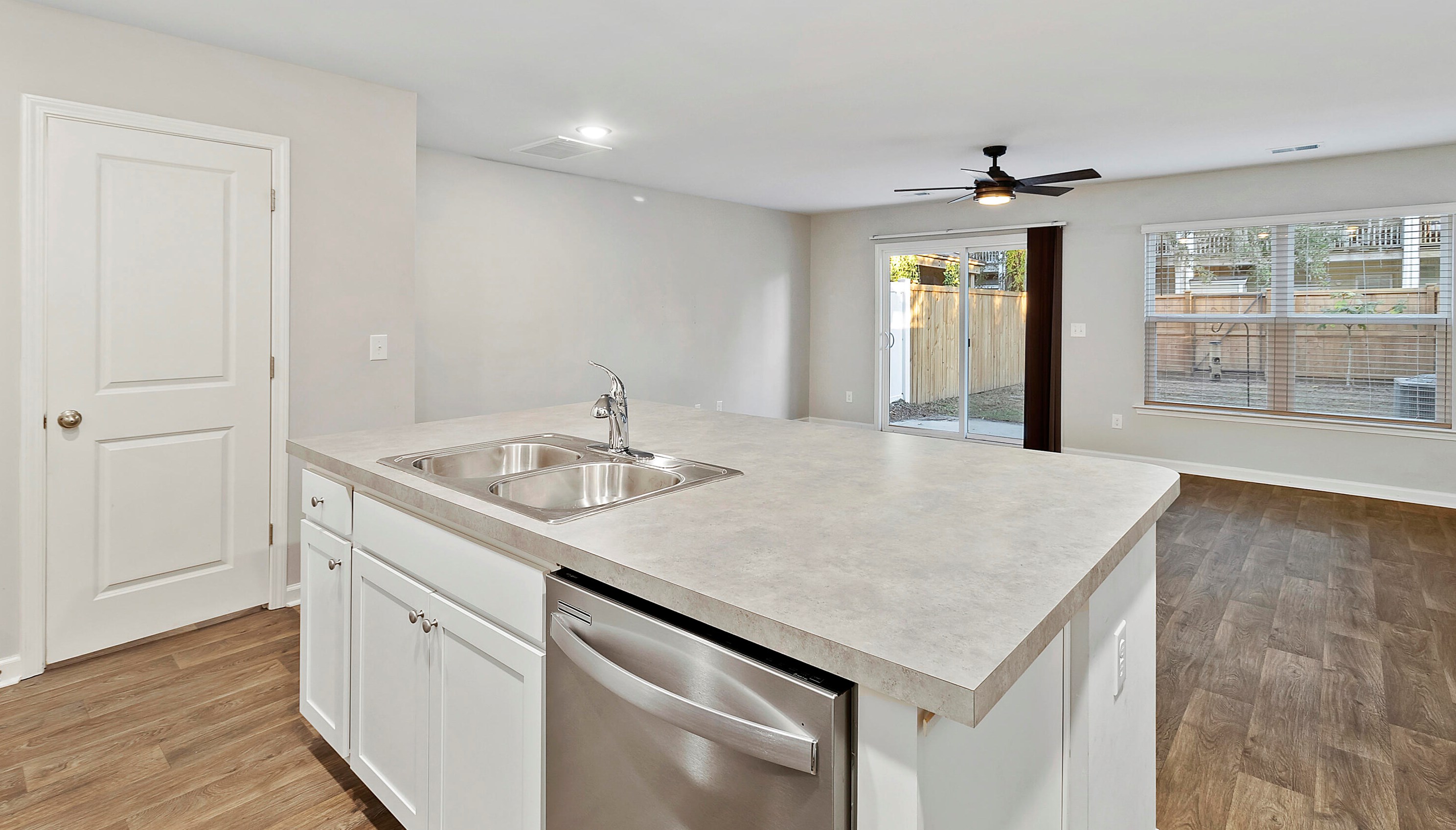 4613 Palm View Cir, Charleston SC  29418-5024 exterior