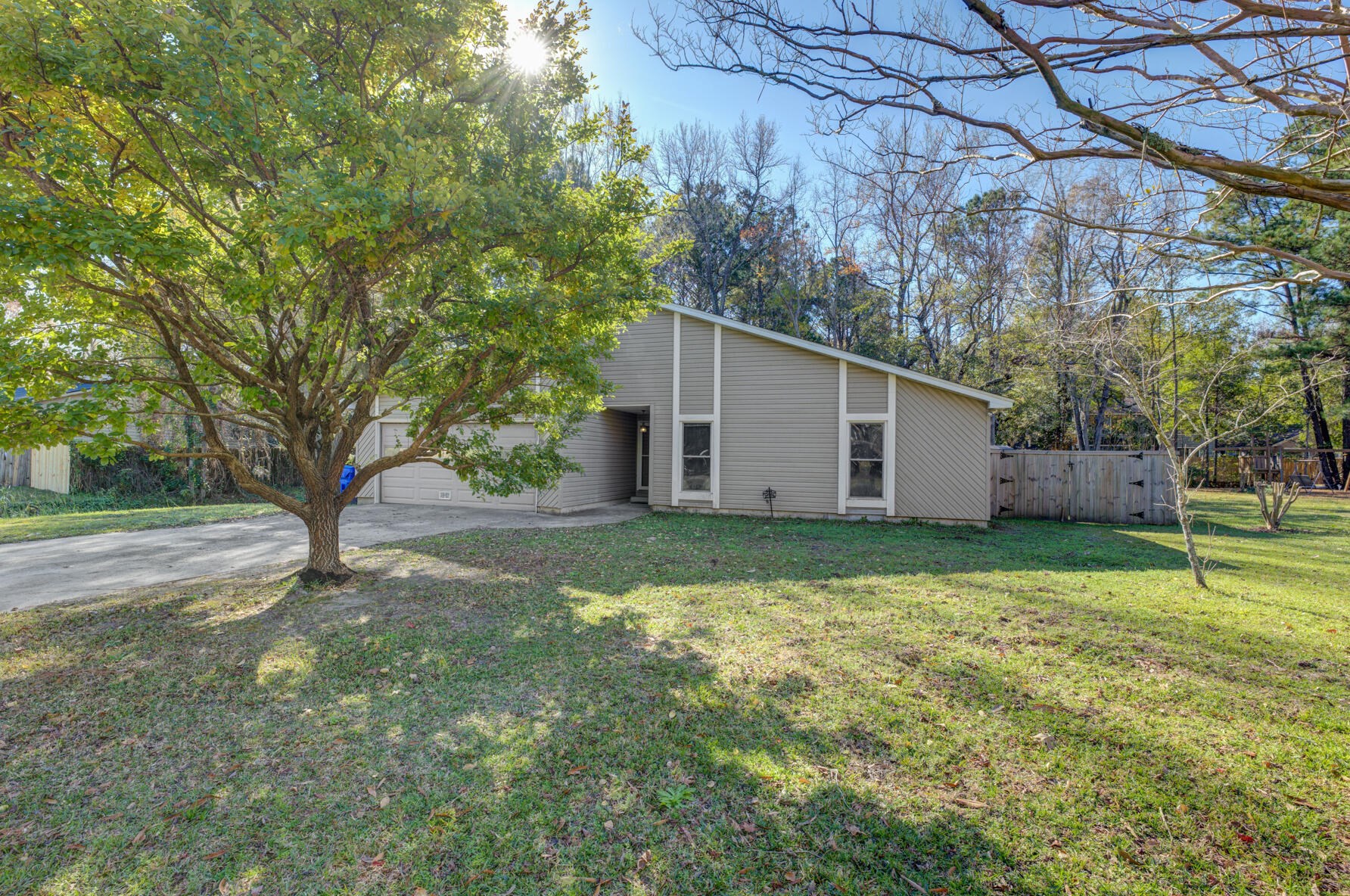 2721 Ashley Ferry Rd, Charleston, SC 29414-6548