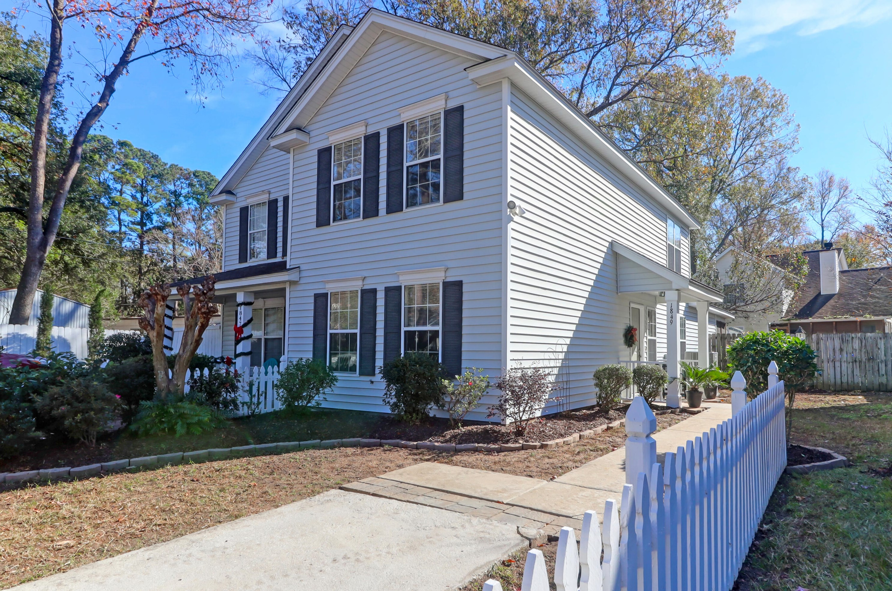 1849 Beechwood Rd, Charleston, SC 29414-5945