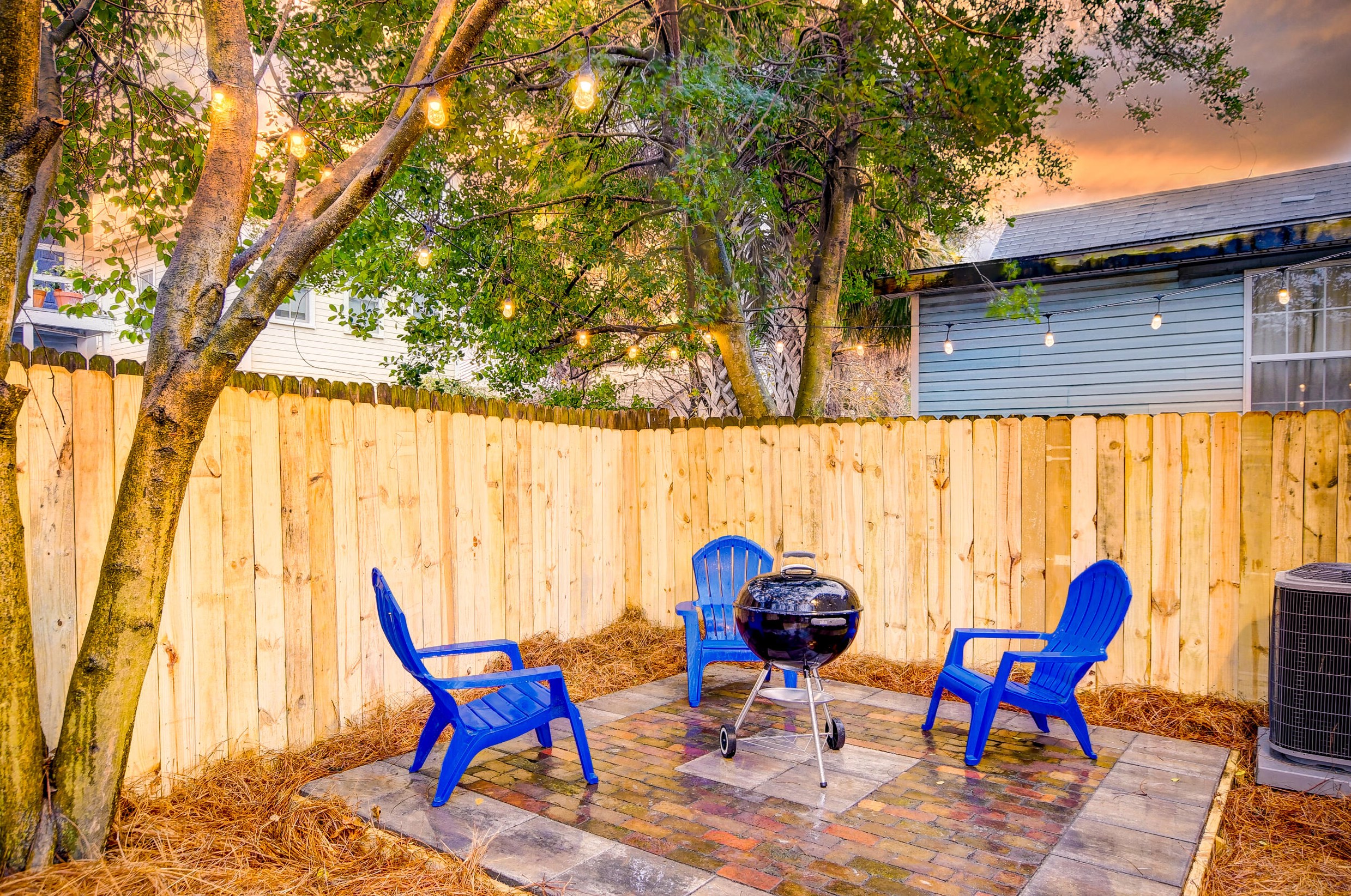 1 H St, Charleston SC  29403-4751 exterior