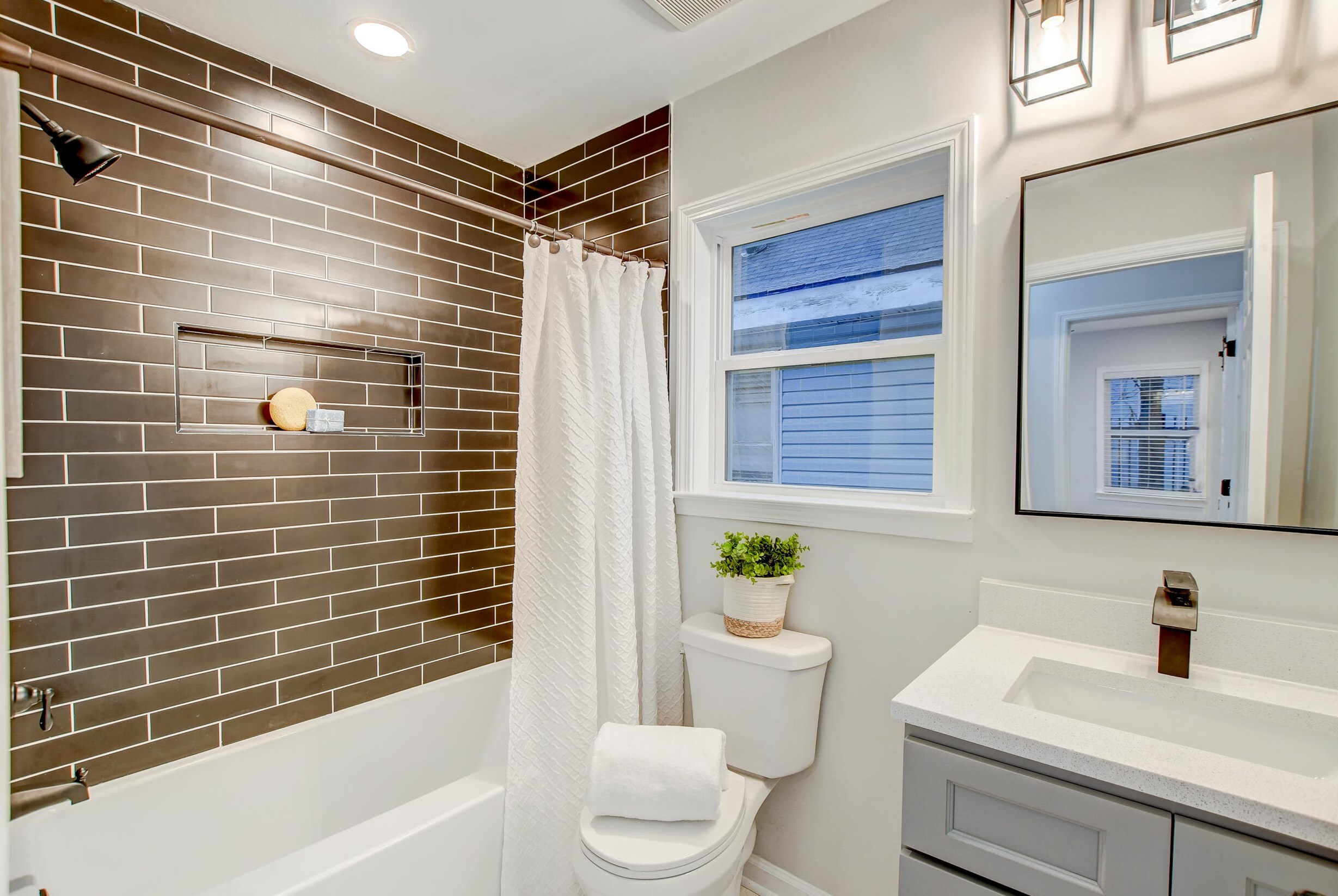 1 H St, Charleston SC  29403-4751 exterior