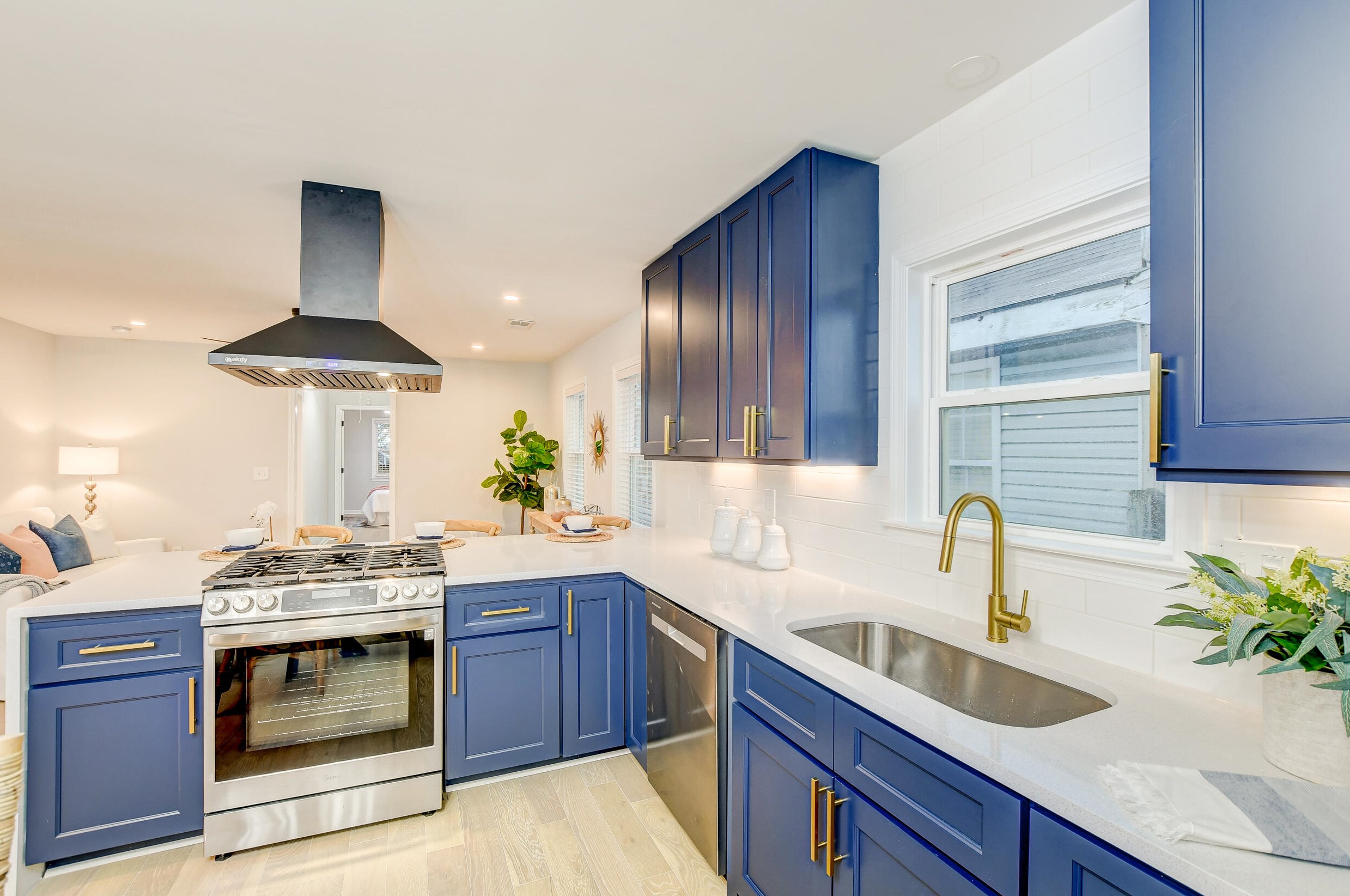 1 H St, Charleston SC  29403-4751 exterior