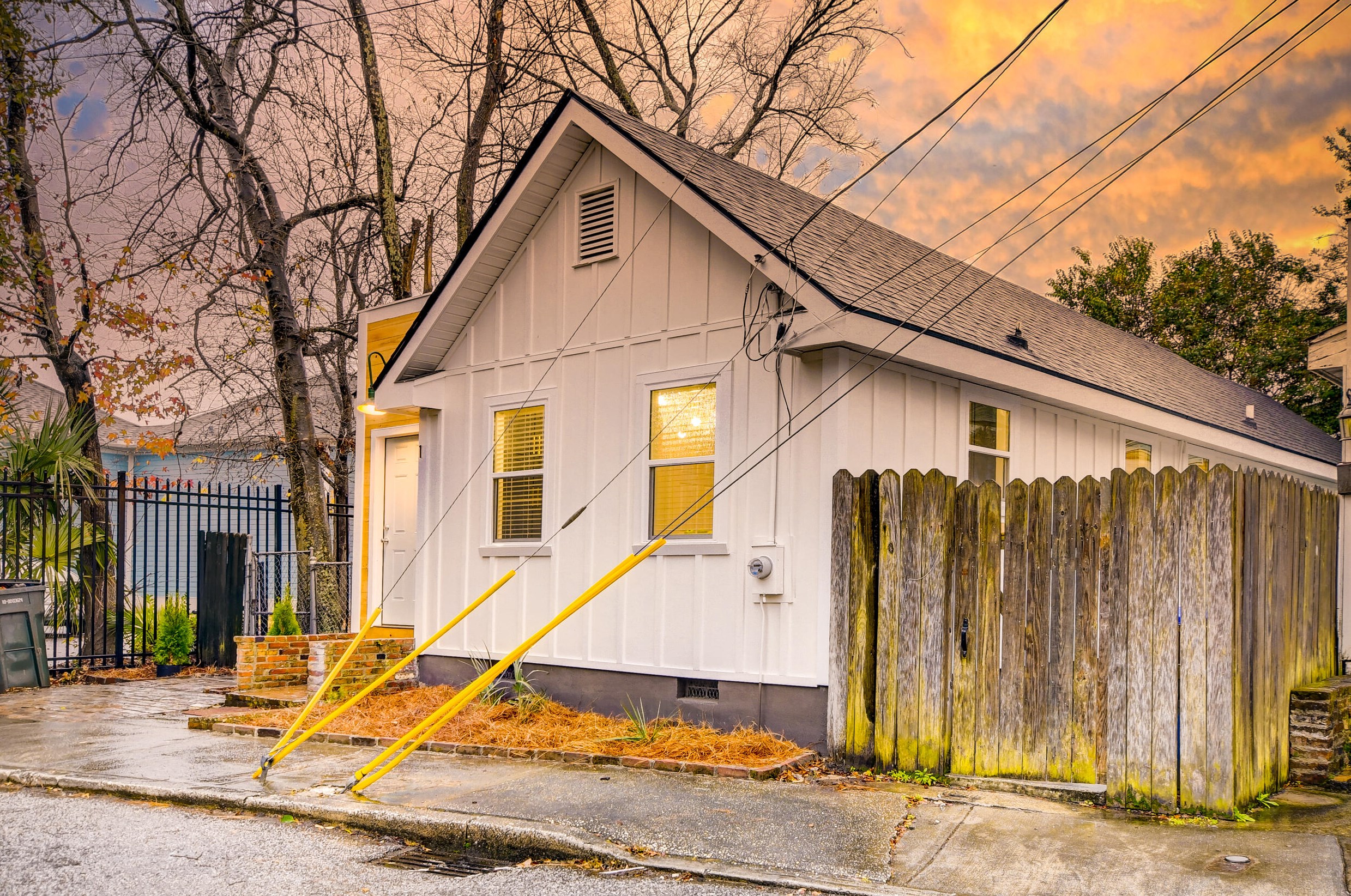 1 H St, Charleston SC  29403-4751 exterior