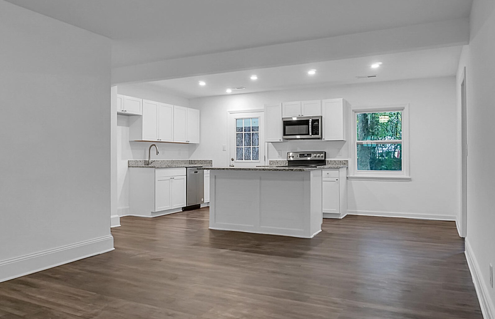 668 Oak Forest Dr, Charleston SC  29407-7039 exterior