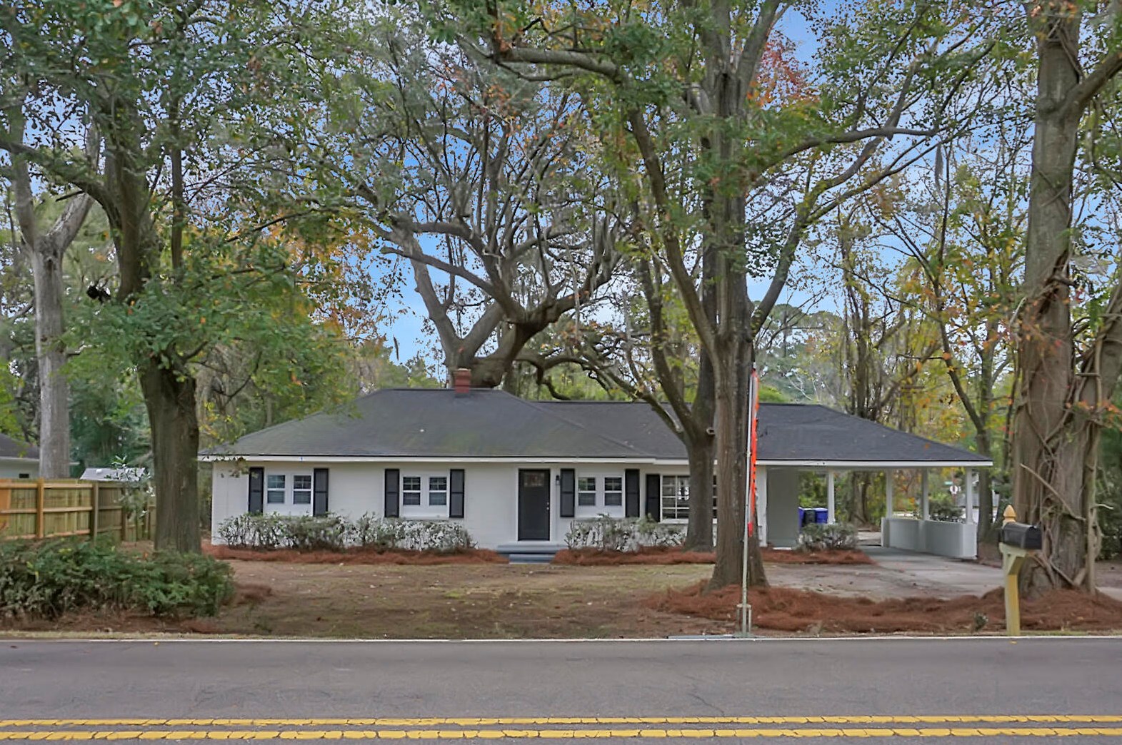 668 Oak Forest Dr, Charleston SC  29407-7039 exterior