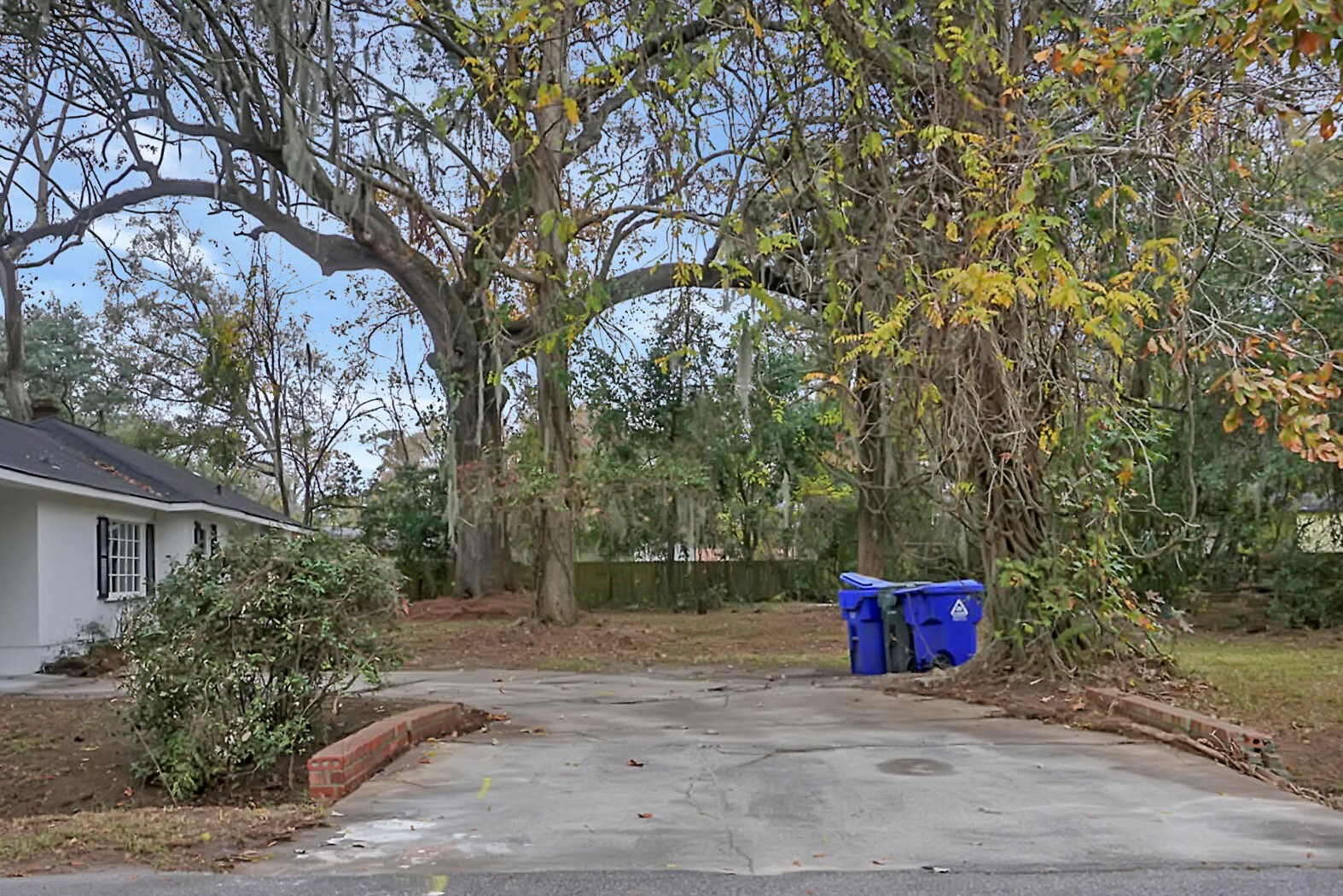 668 Oak Forest Dr, Charleston SC  29407-7039 exterior