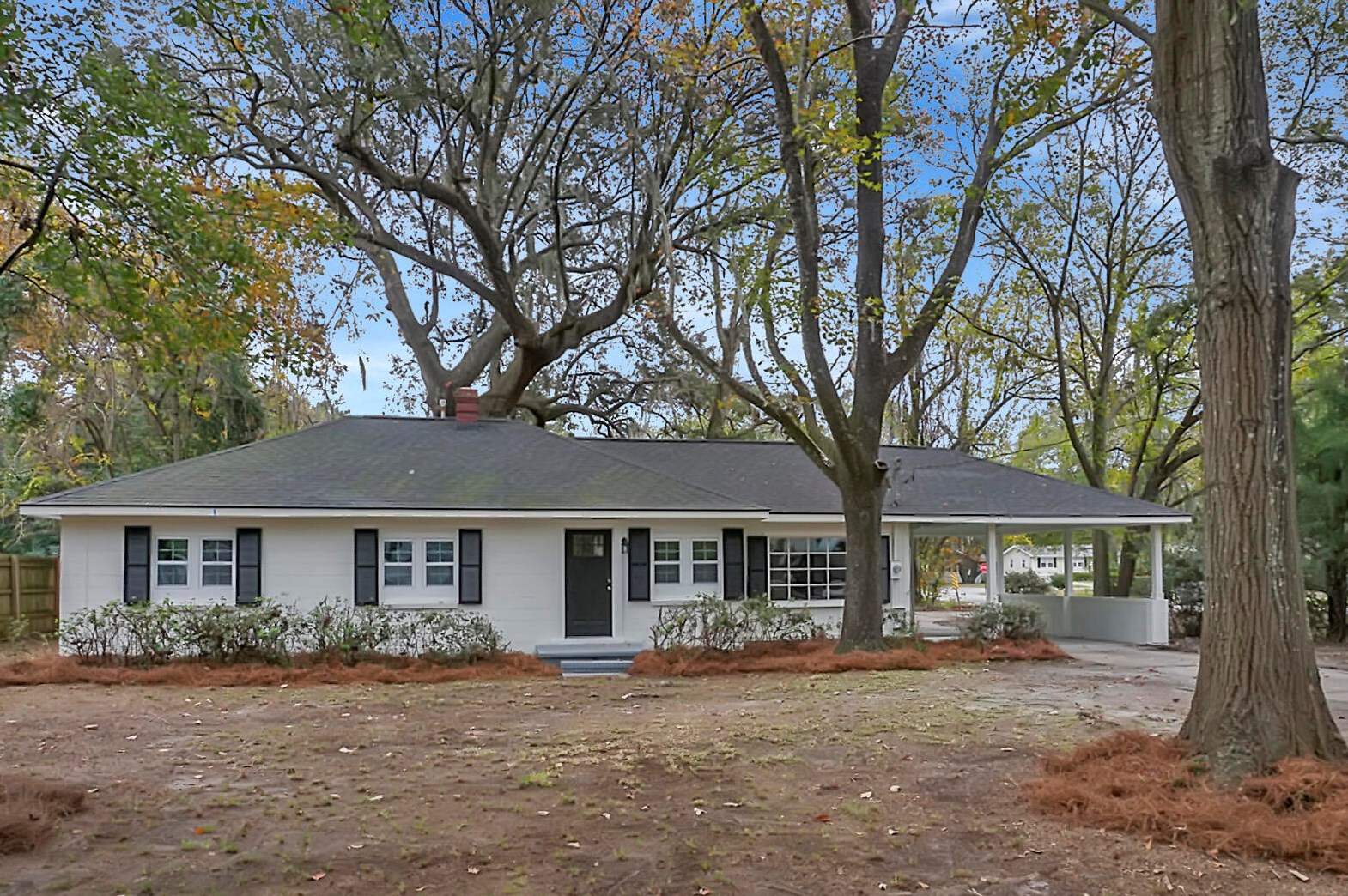 668 Oak Forest Dr, Charleston SC  29407-7039 exterior