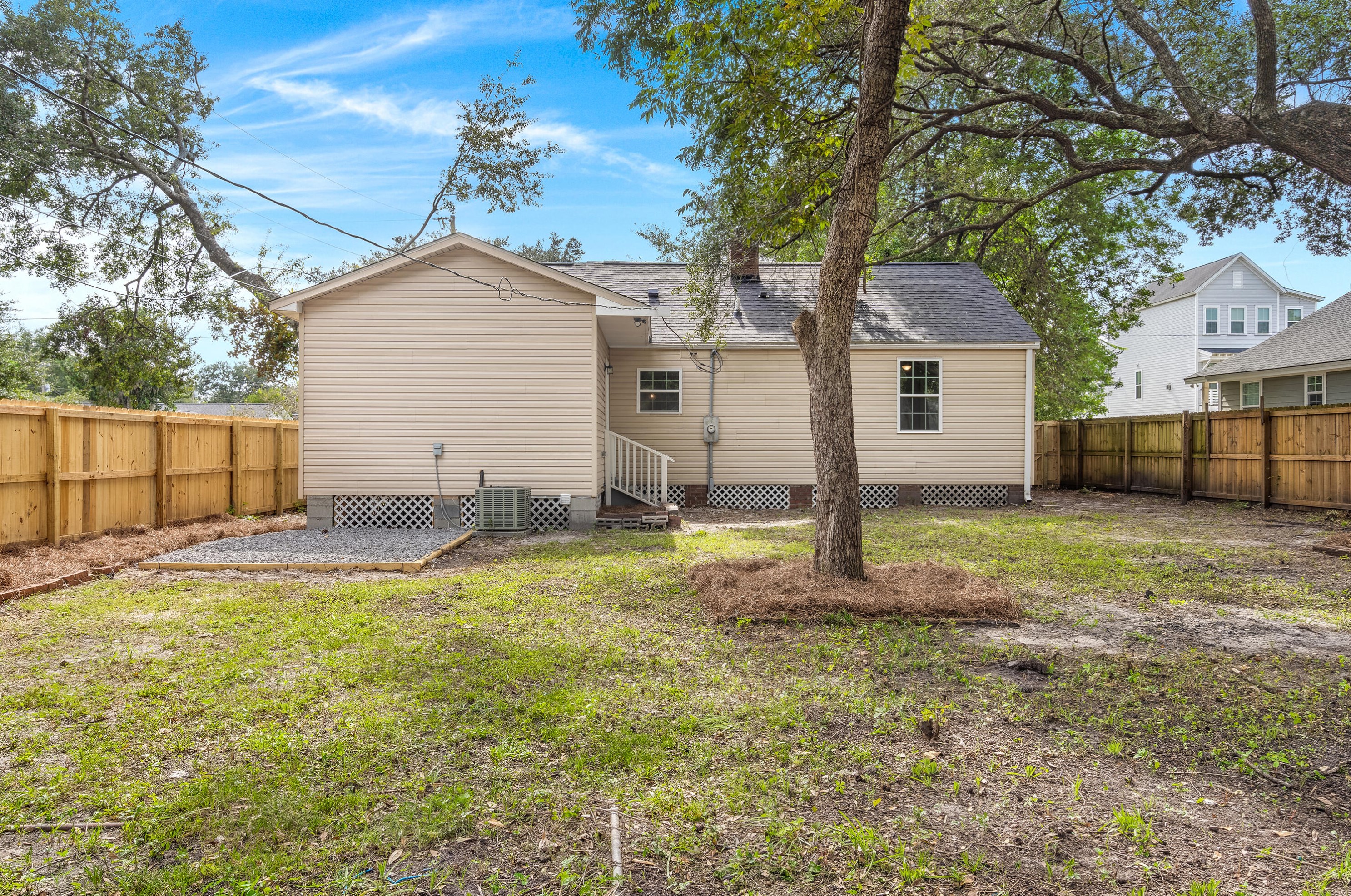 4606 Holmes Ave, Charleston SC  29405-4607 exterior