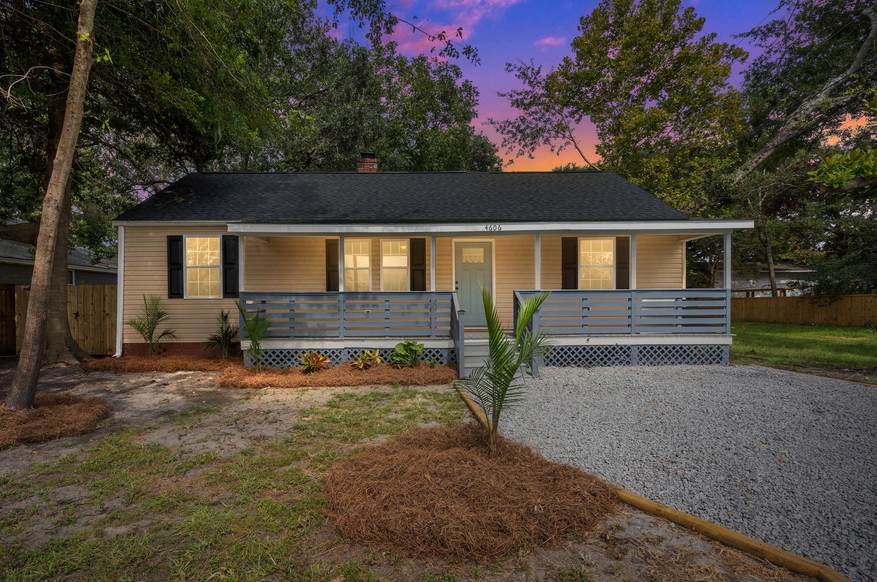4606 Holmes Ave, Charleston SC  29405-4607 exterior