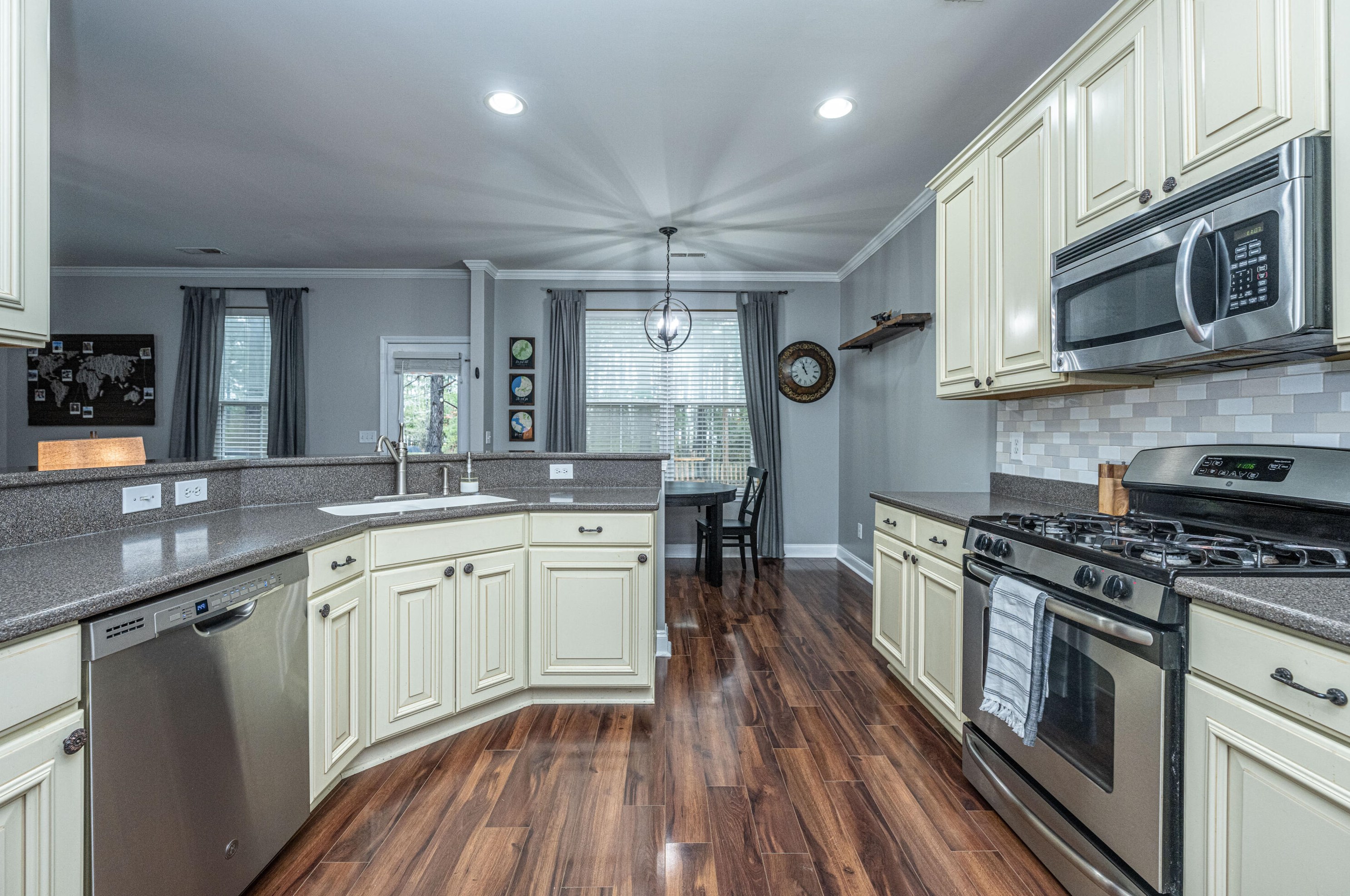 262 Killarney Trl, Moncks Corner SC  29461-8836 exterior