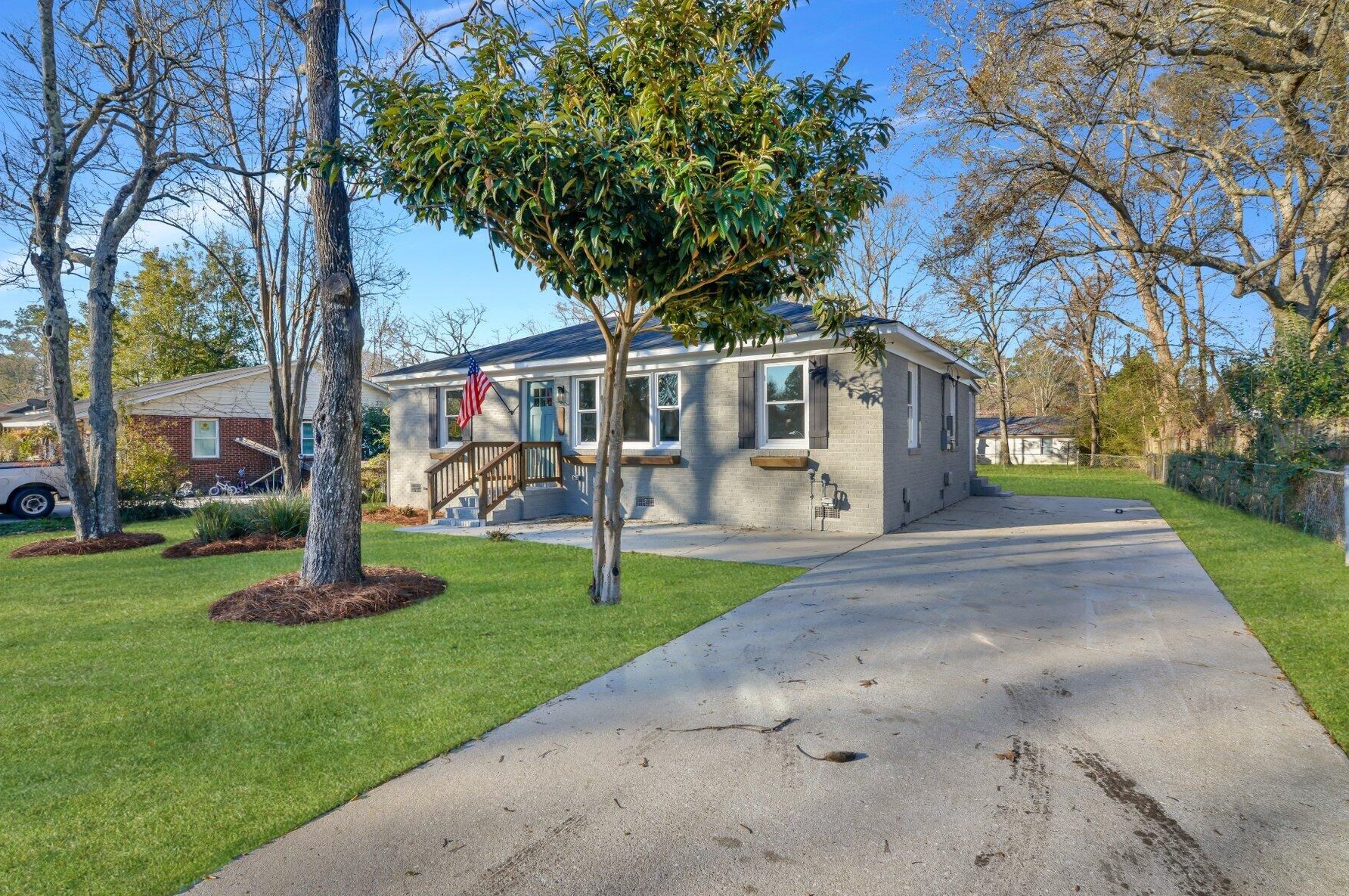 325 Annette Dr, Charleston, SC 29445-3548