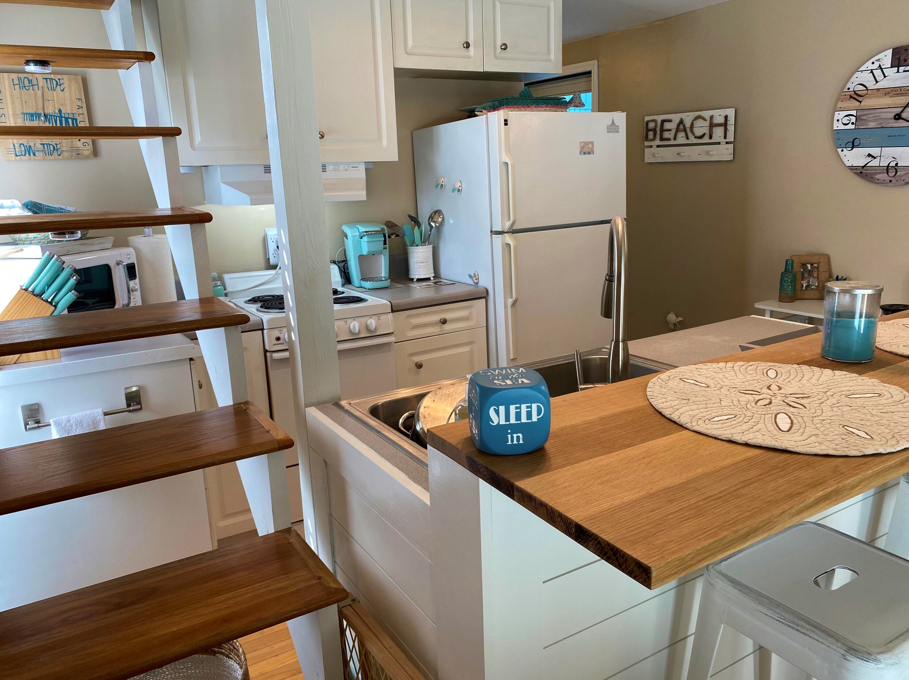 359 Sea Cloud Cir, Edisto SC  29438-3605 exterior