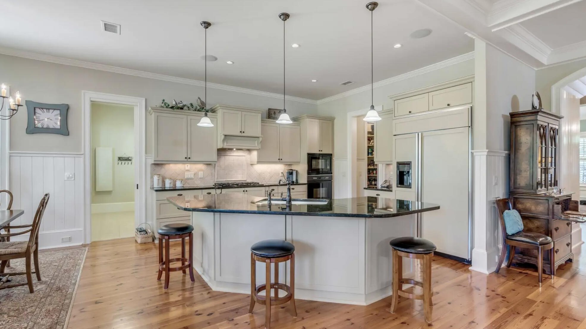 17 Woodford St, Charleston, SC 29492-7964