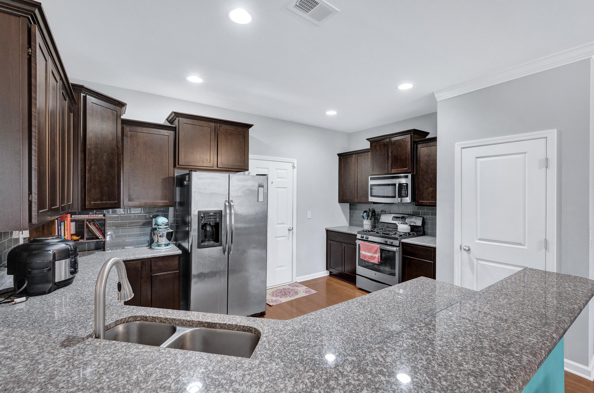 148 Hickory Ridge Way, Summerville SC  29483-9759 exterior