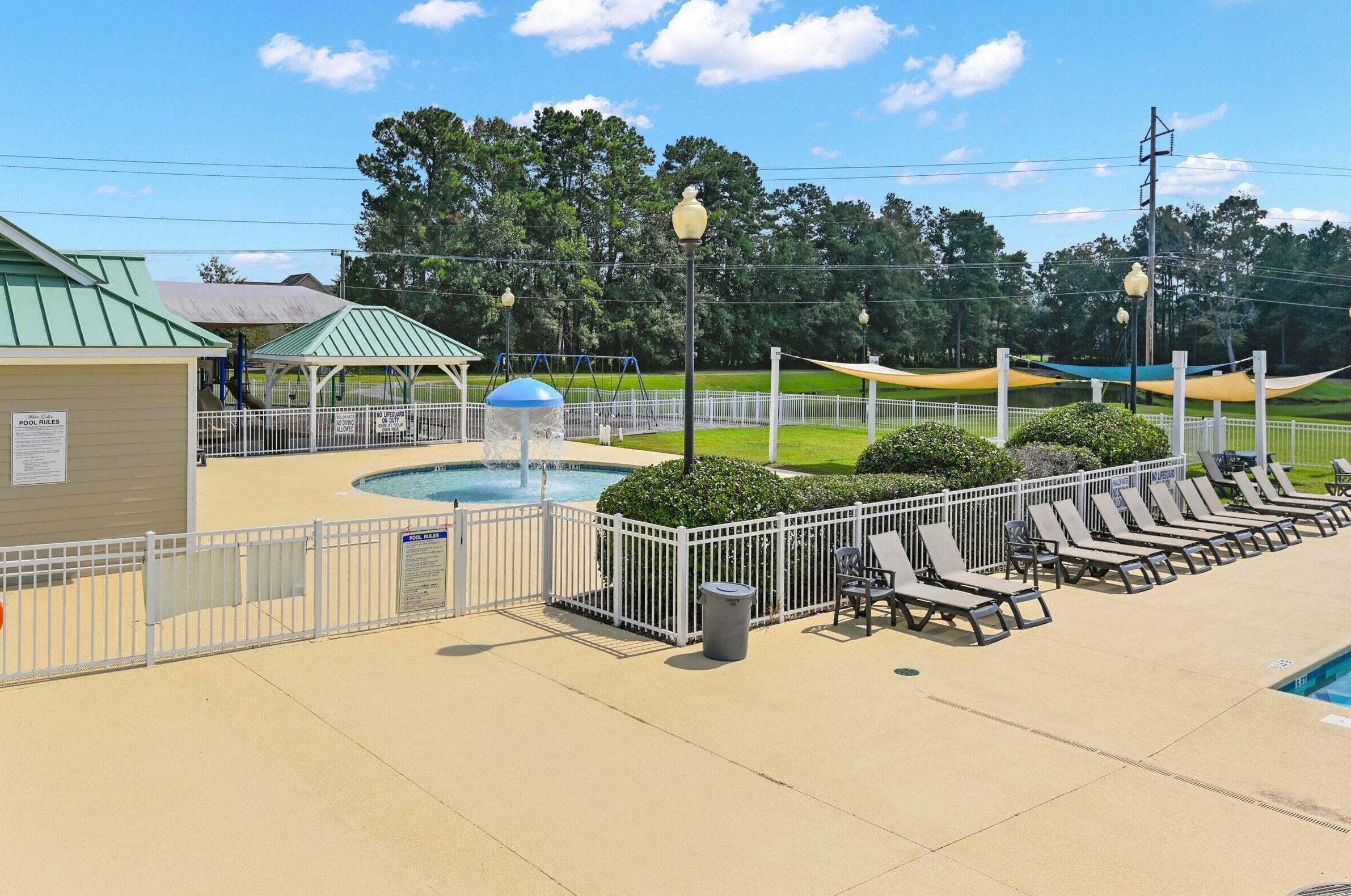 208 Dandelion St, Summerville SC  29483-5556 exterior