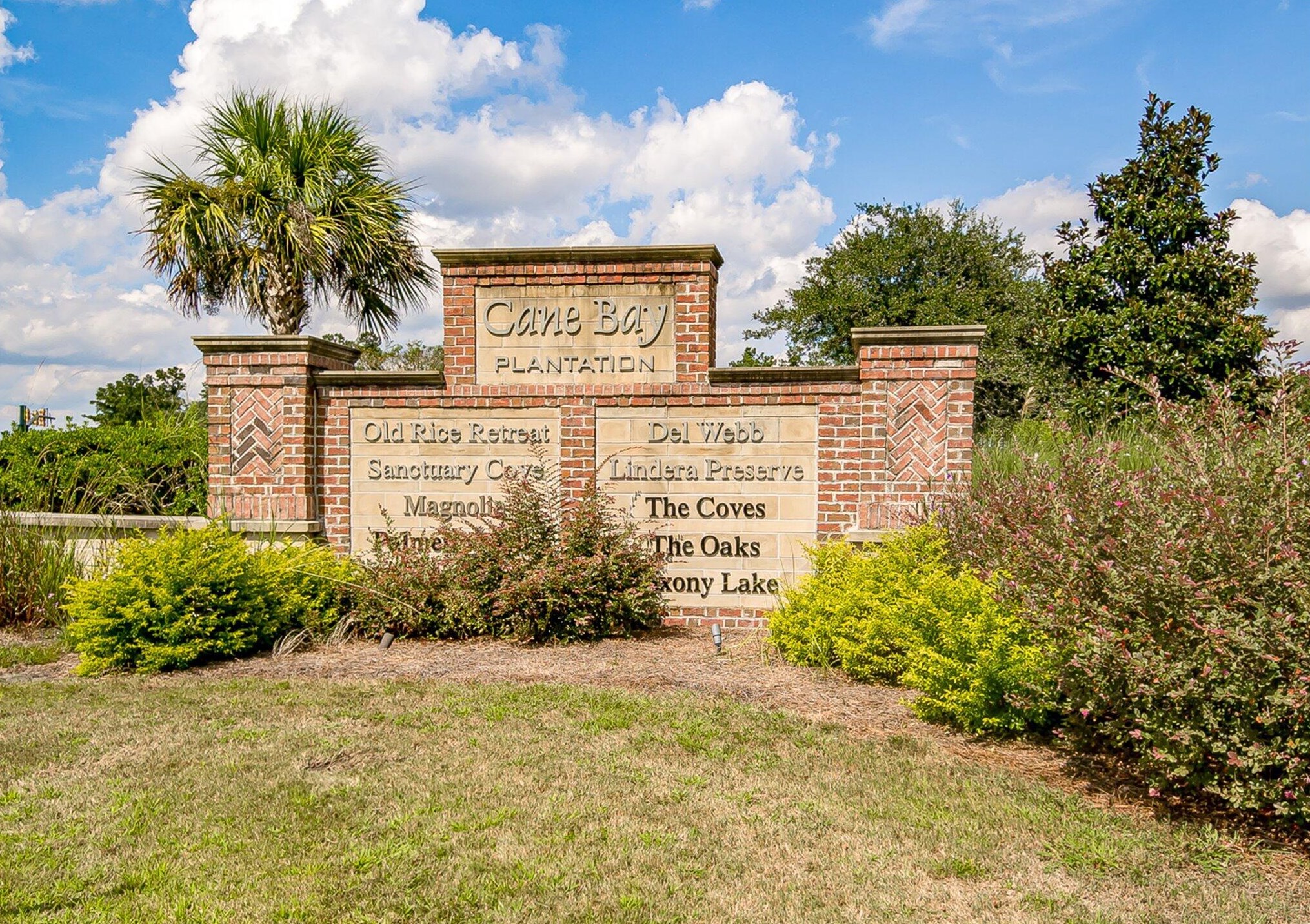 335 Peters Creek Dr, Summerville SC  29483-5341 exterior