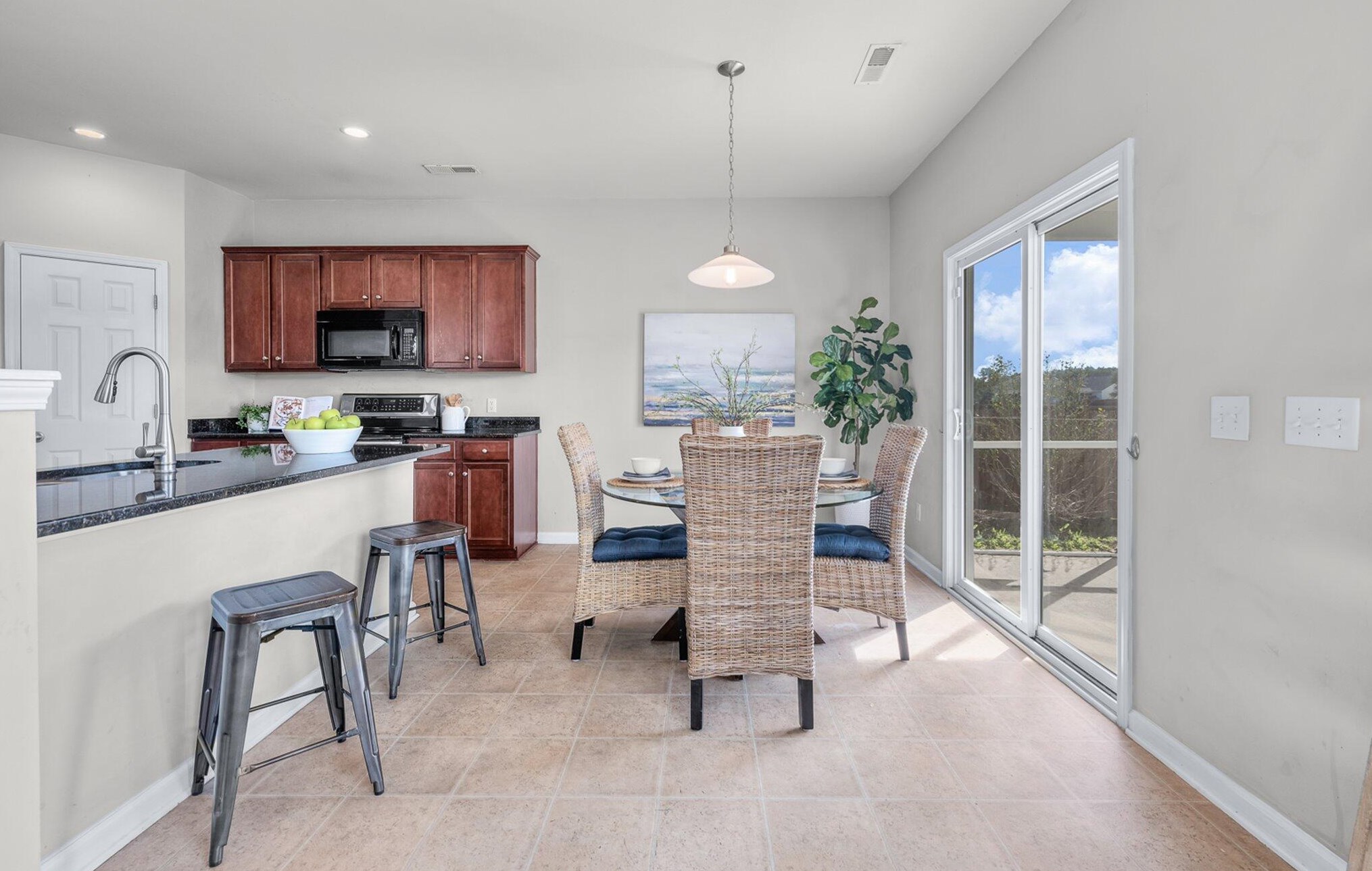 335 Peters Creek Dr, Summerville SC  29483-5341 exterior