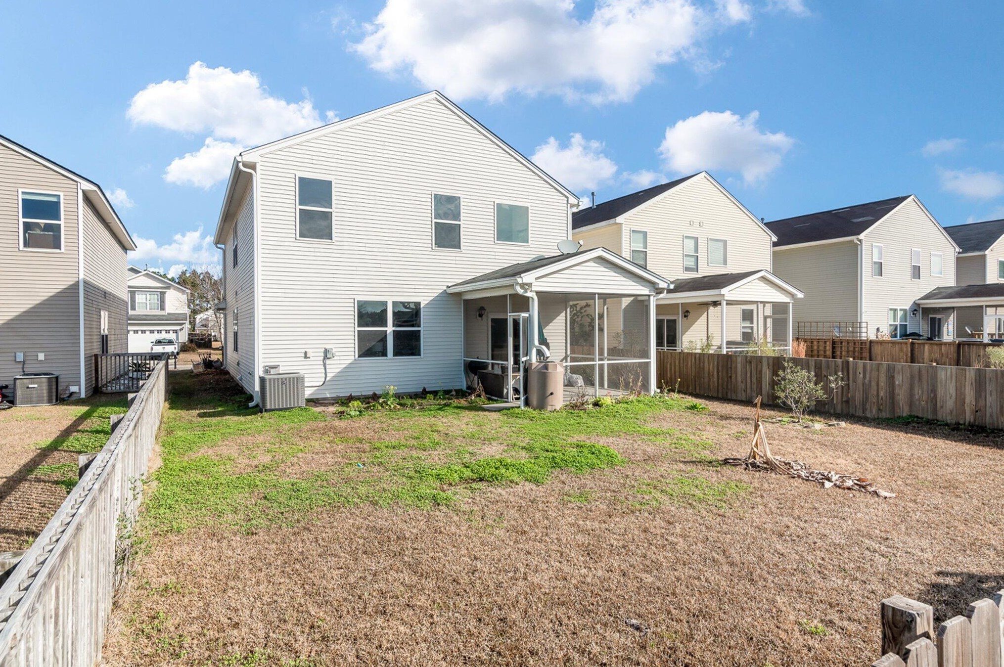 335 Peters Creek Dr, Summerville SC  29483-5341 exterior