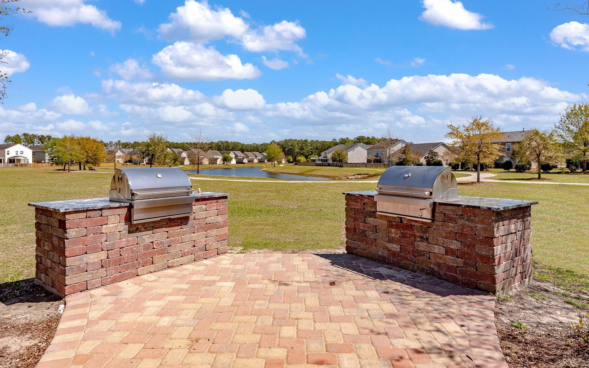 335 Peters Creek Dr, Summerville SC  29483-5341 exterior