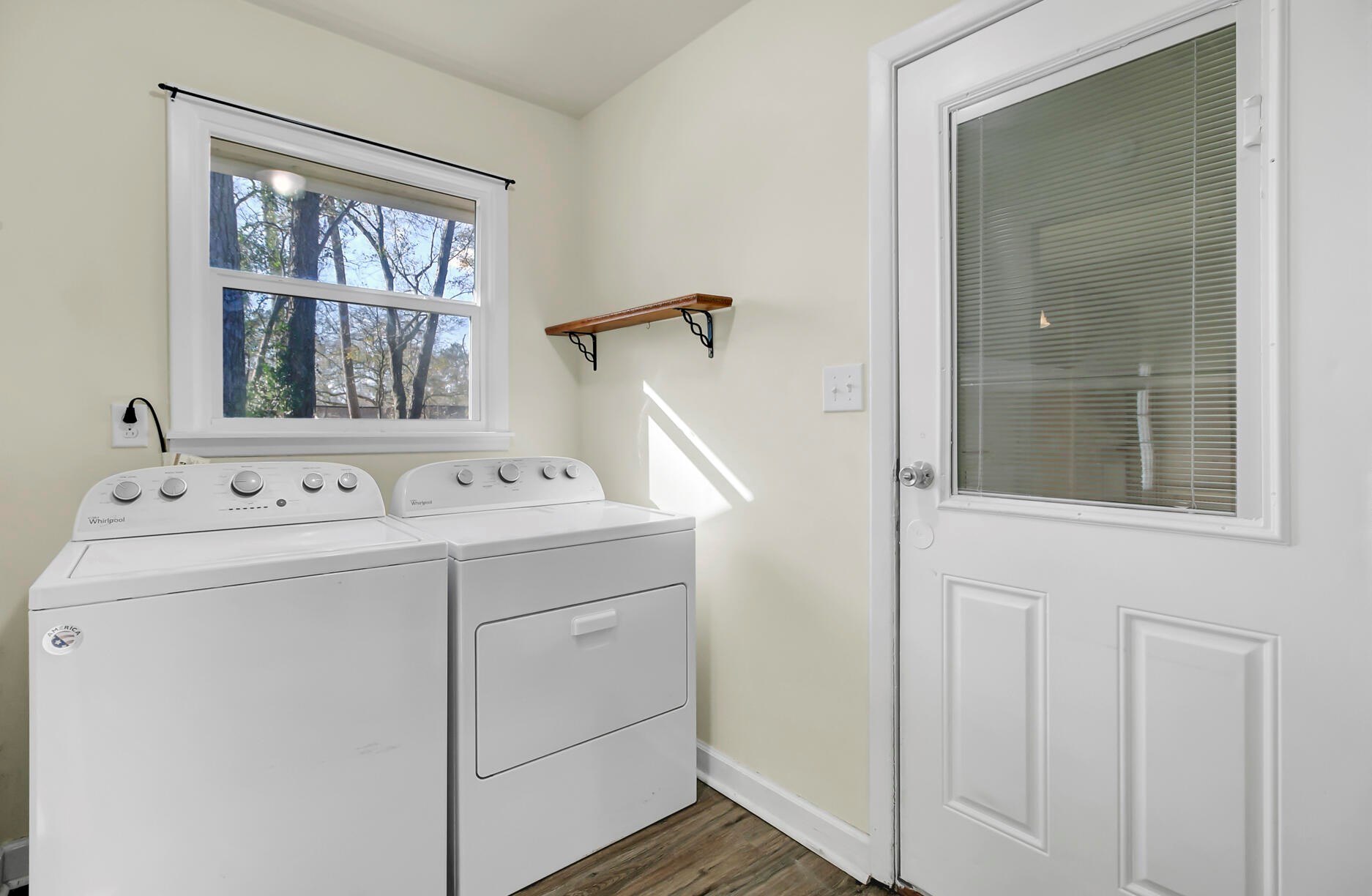 202 Pointer Dr, Summerville SC  29485-5126 exterior