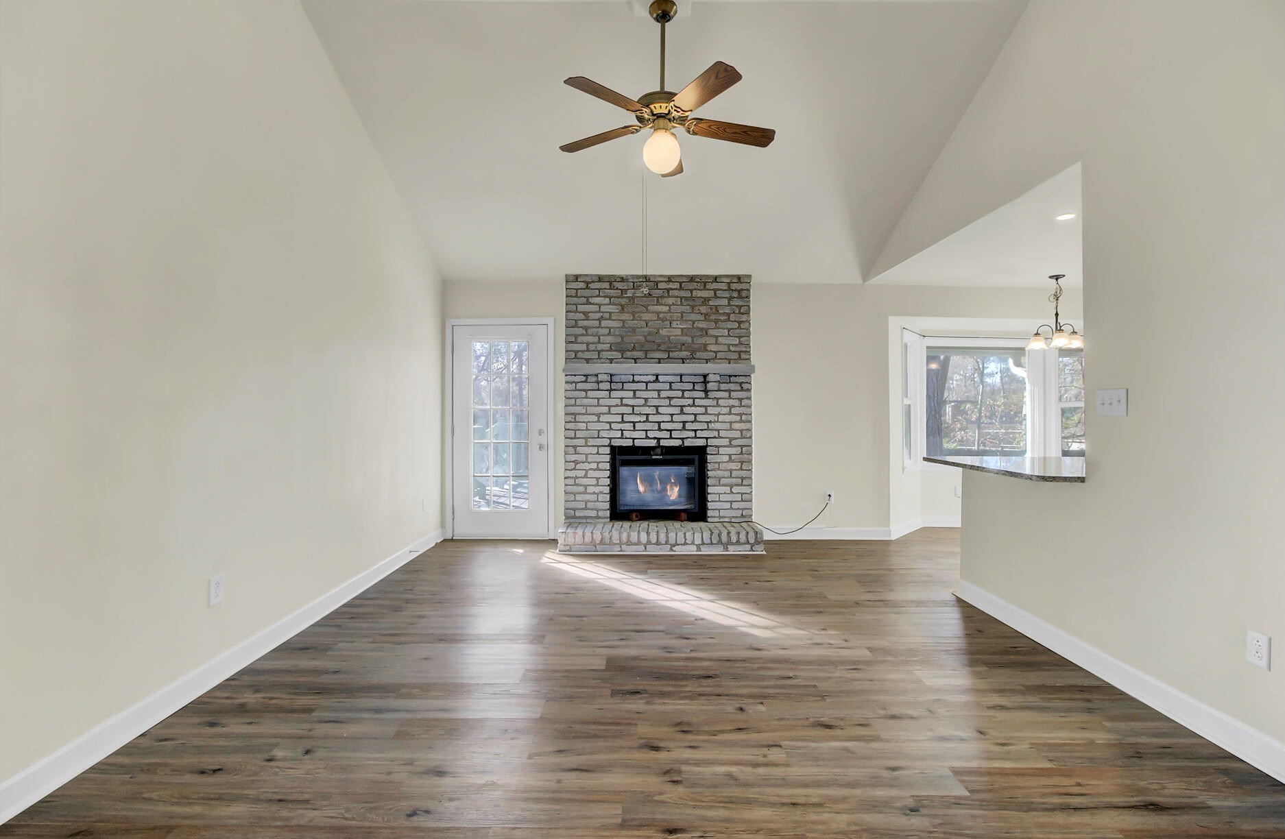 202 Pointer Dr, Summerville SC  29485-5126 exterior