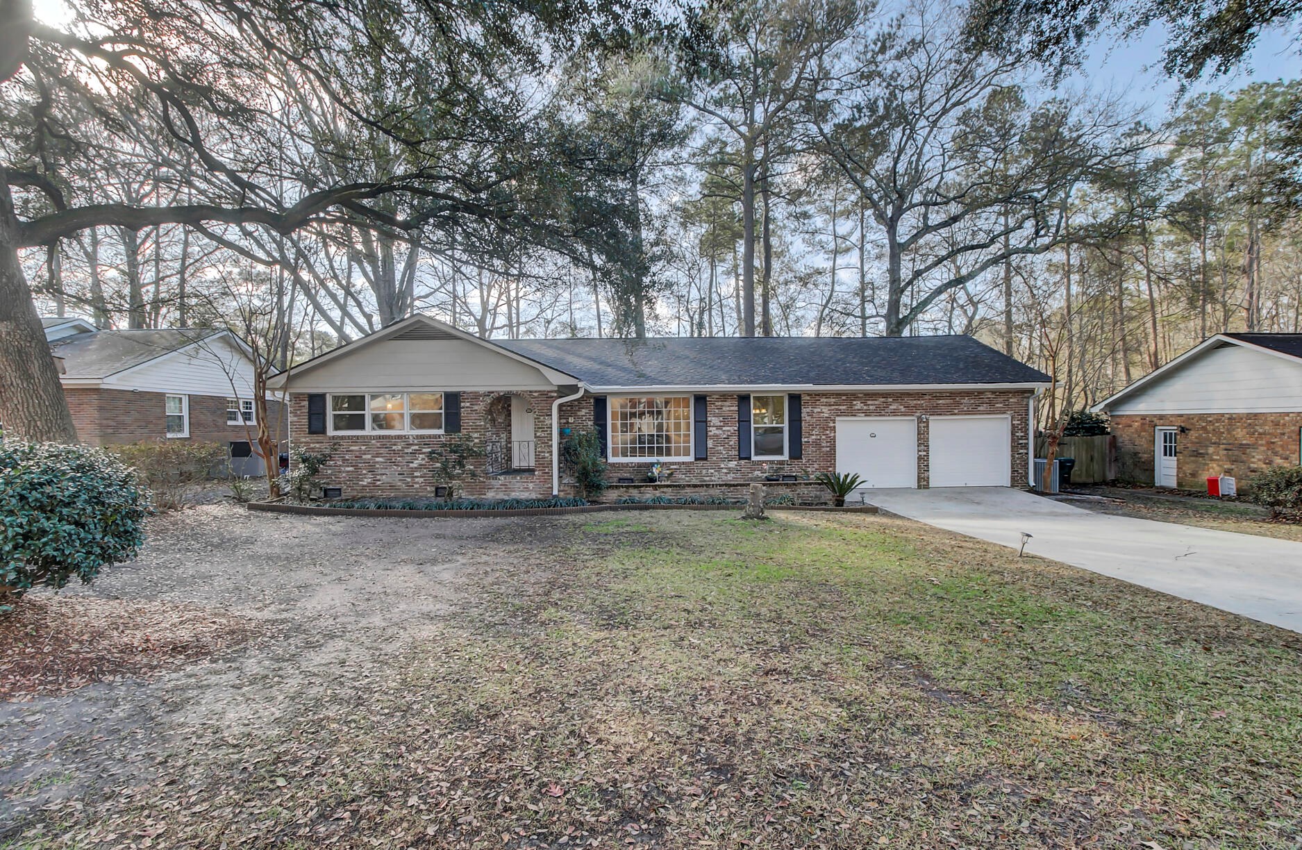 202 Pointer Dr, Summerville SC  29485-5126 exterior