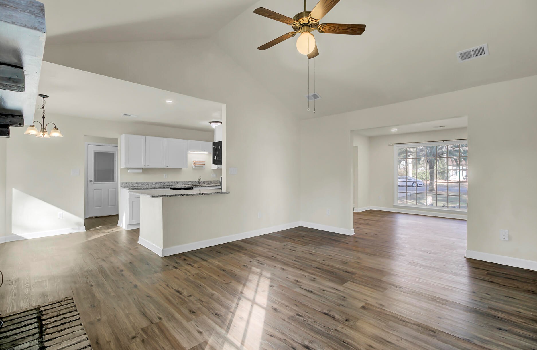 202 Pointer Dr, Summerville SC  29485-5126 exterior